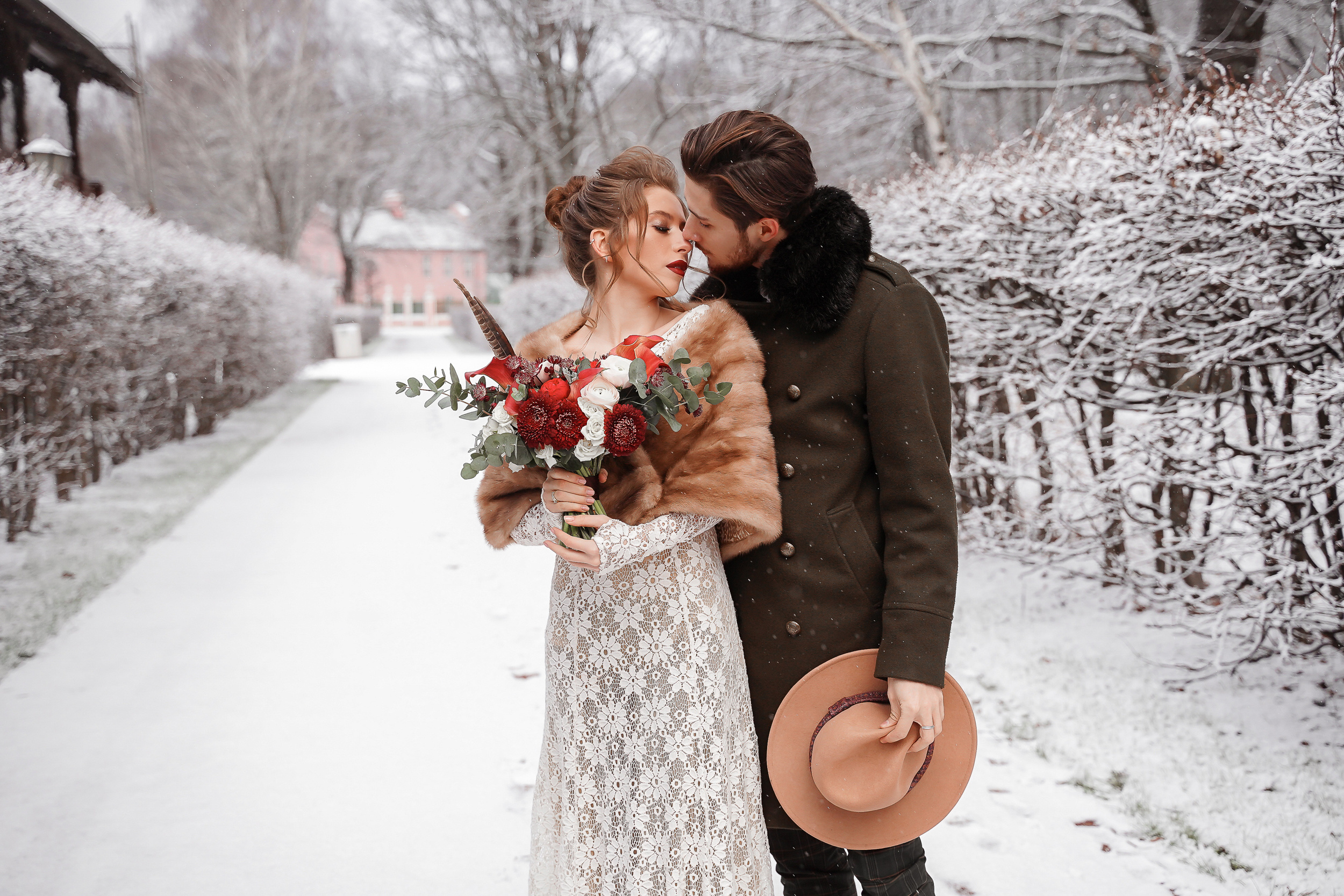 Зимняя свадебная фотосессия в Кусково, свадебный фотограф в Кусково