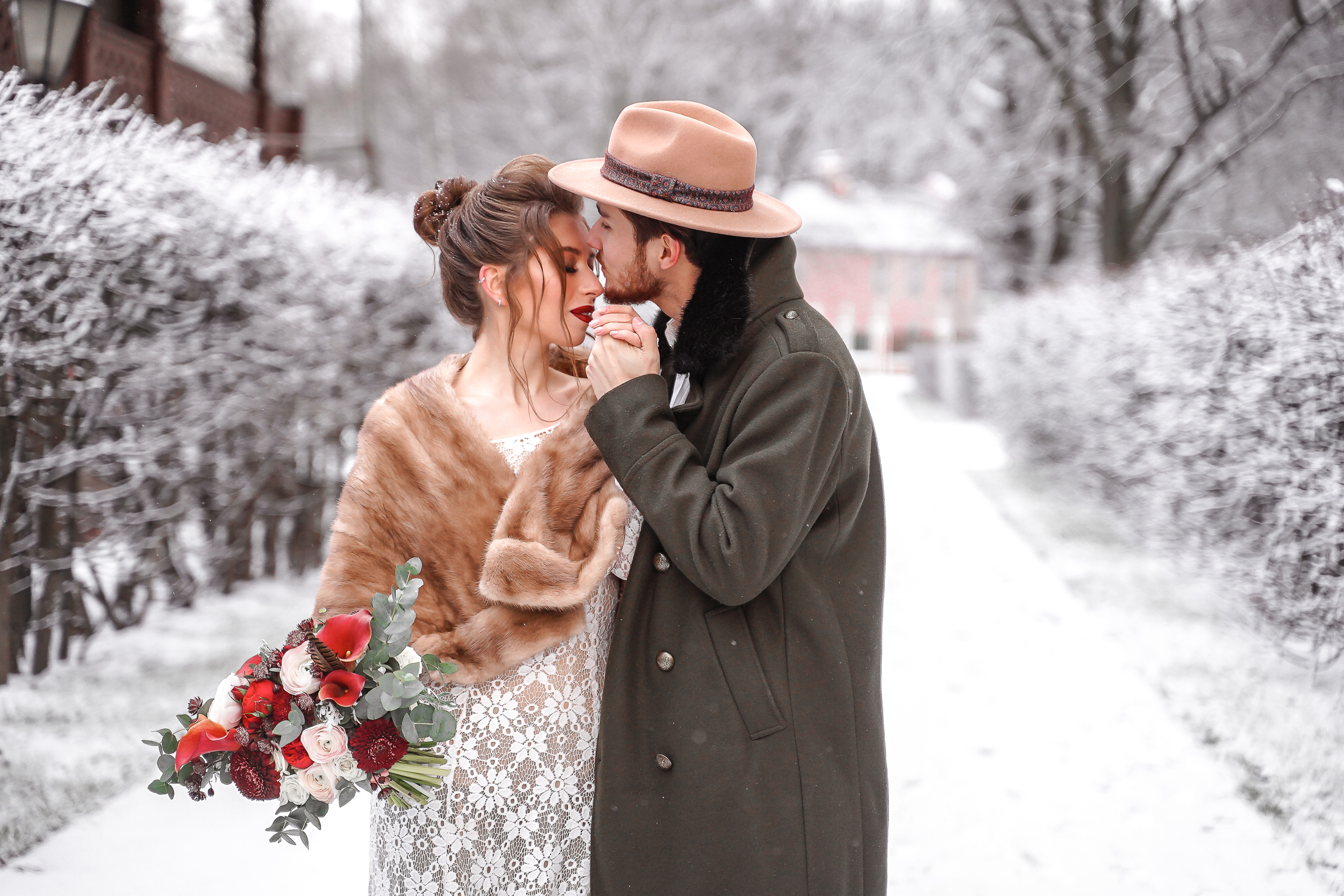 Зимняя свадебная фотосессия в Кусково, свадебный фотограф в Кусково