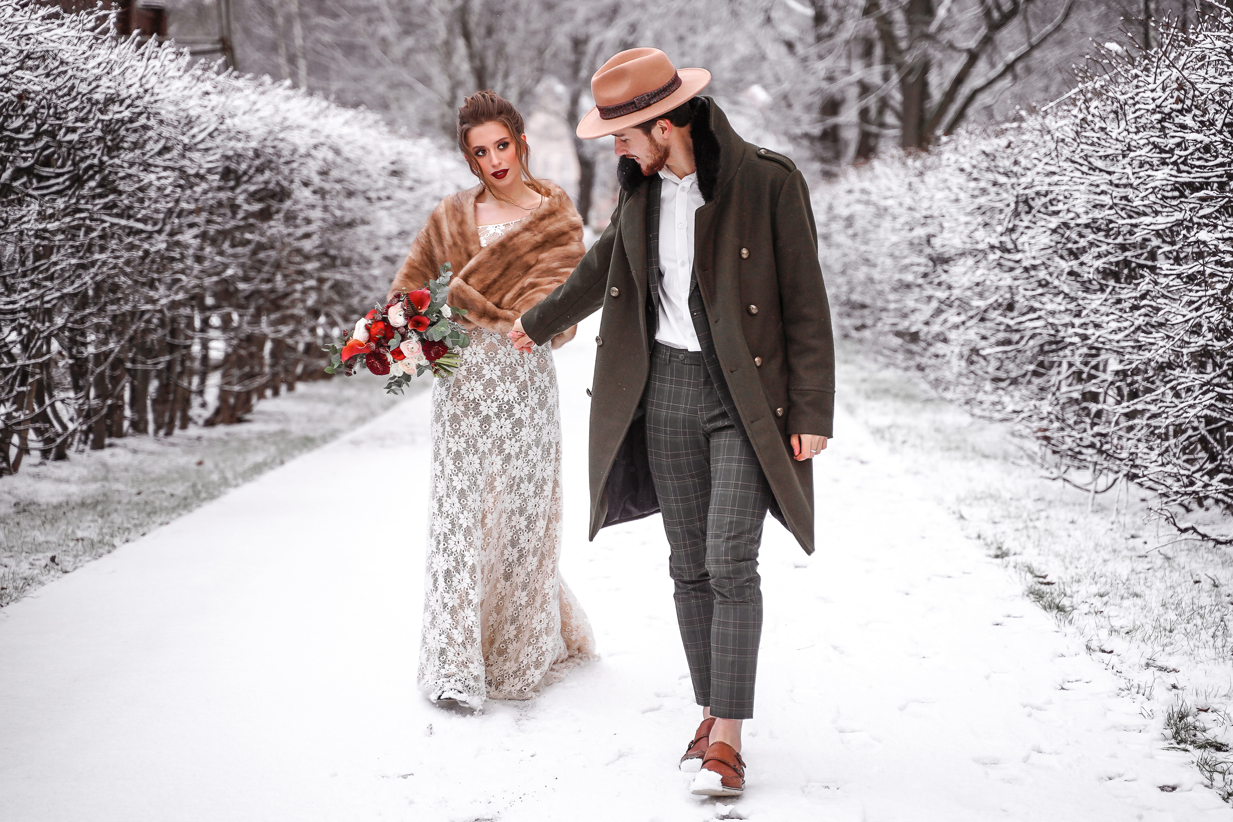 Зимняя свадебная фотосессия в Кусково, свадебный фотограф в Кусково