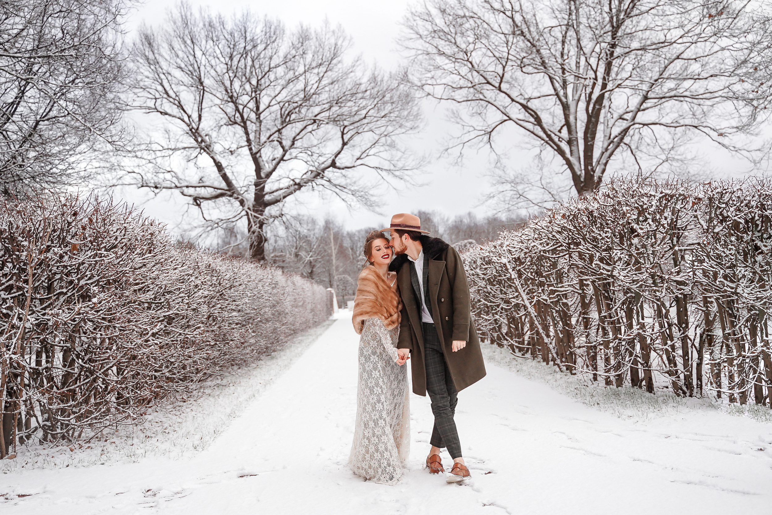 Зимняя свадебная фотосессия в Кусково, свадебный фотограф в Кусково