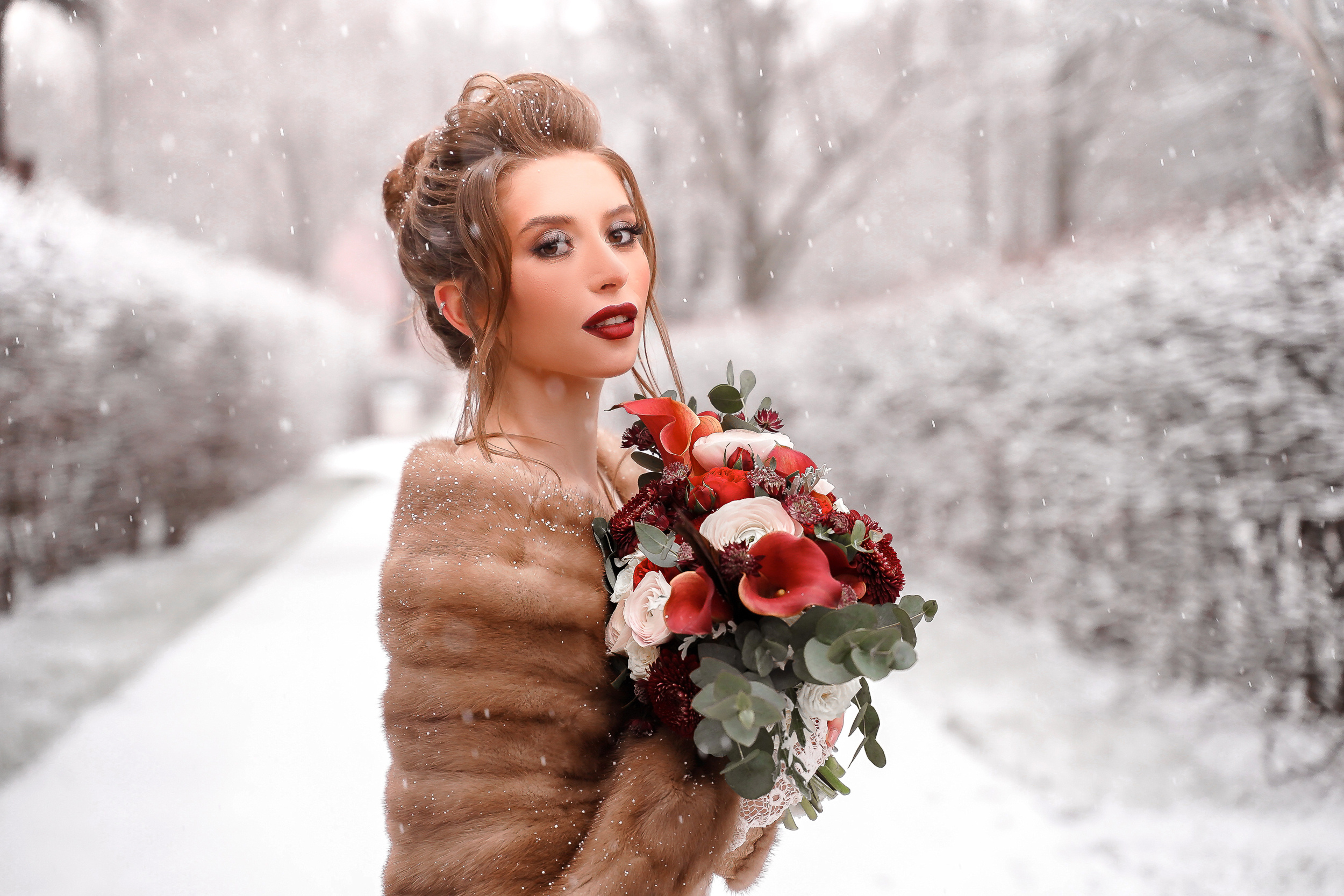 Зимняя свадебная фотосессия в Кусково, свадебный фотограф в Кусково