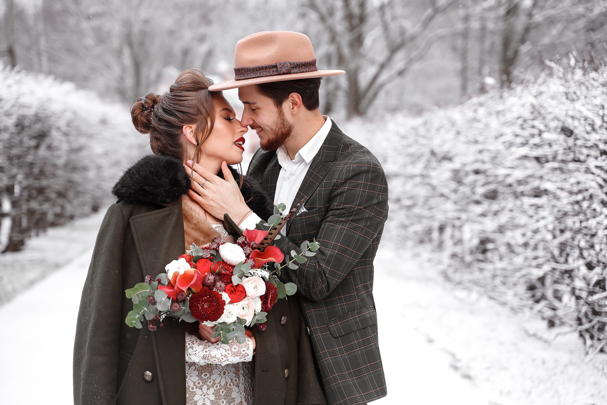 Зимняя свадебная фотосессия в Кусково, свадебный фотограф в Кусково