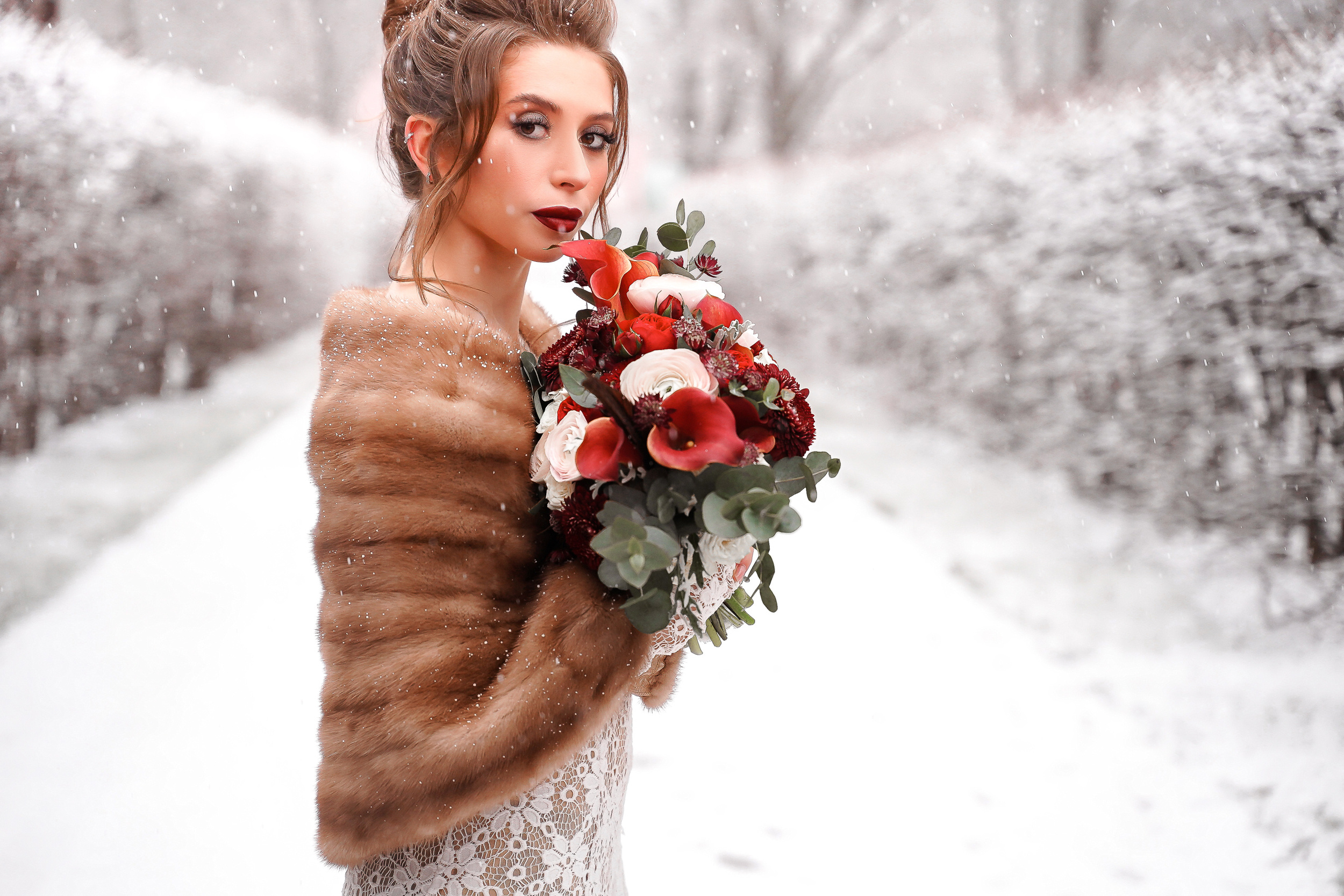Зимняя свадебная фотосессия в Кусково, свадебный фотограф в Кусково