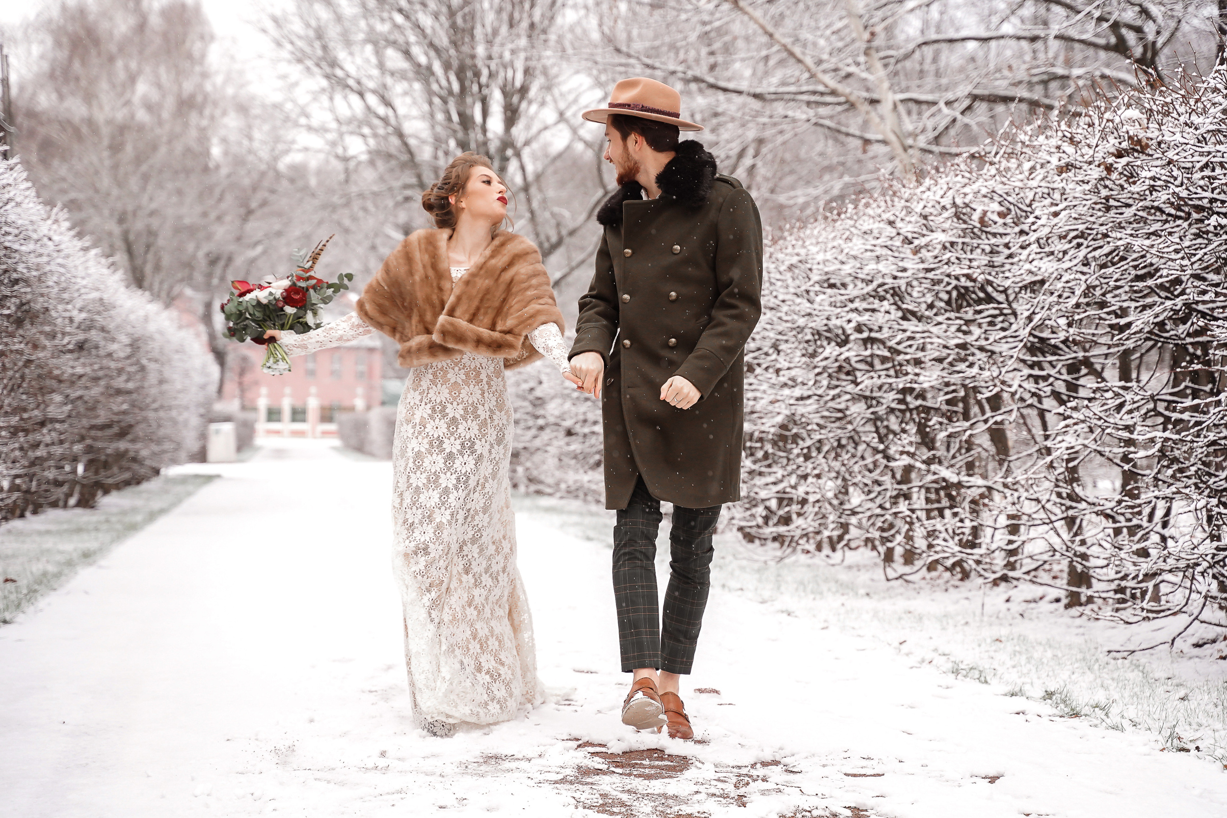 Зимняя свадебная фотосессия в Кусково, свадебный фотограф в Кусково