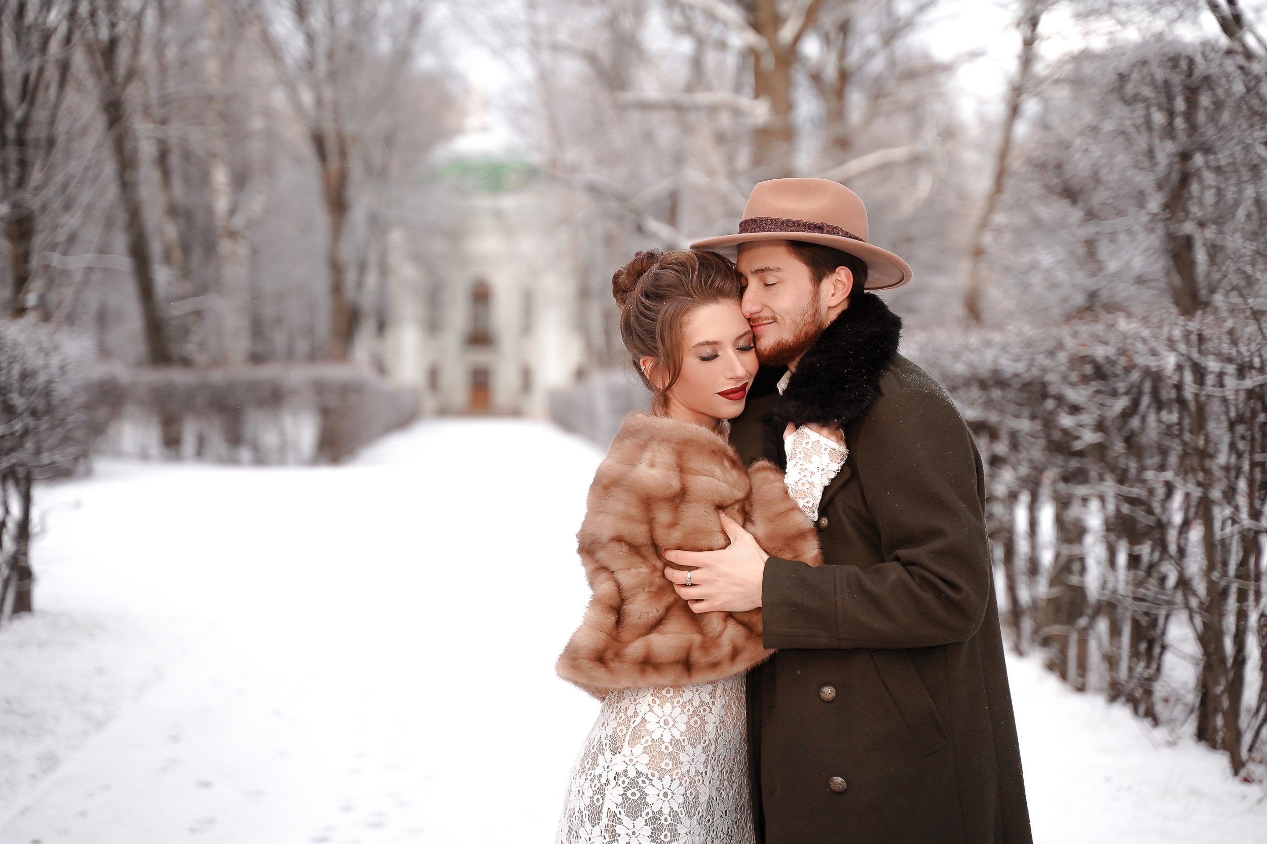 Зимняя свадебная фотосессия в Кусково, свадебный фотограф в Кусково