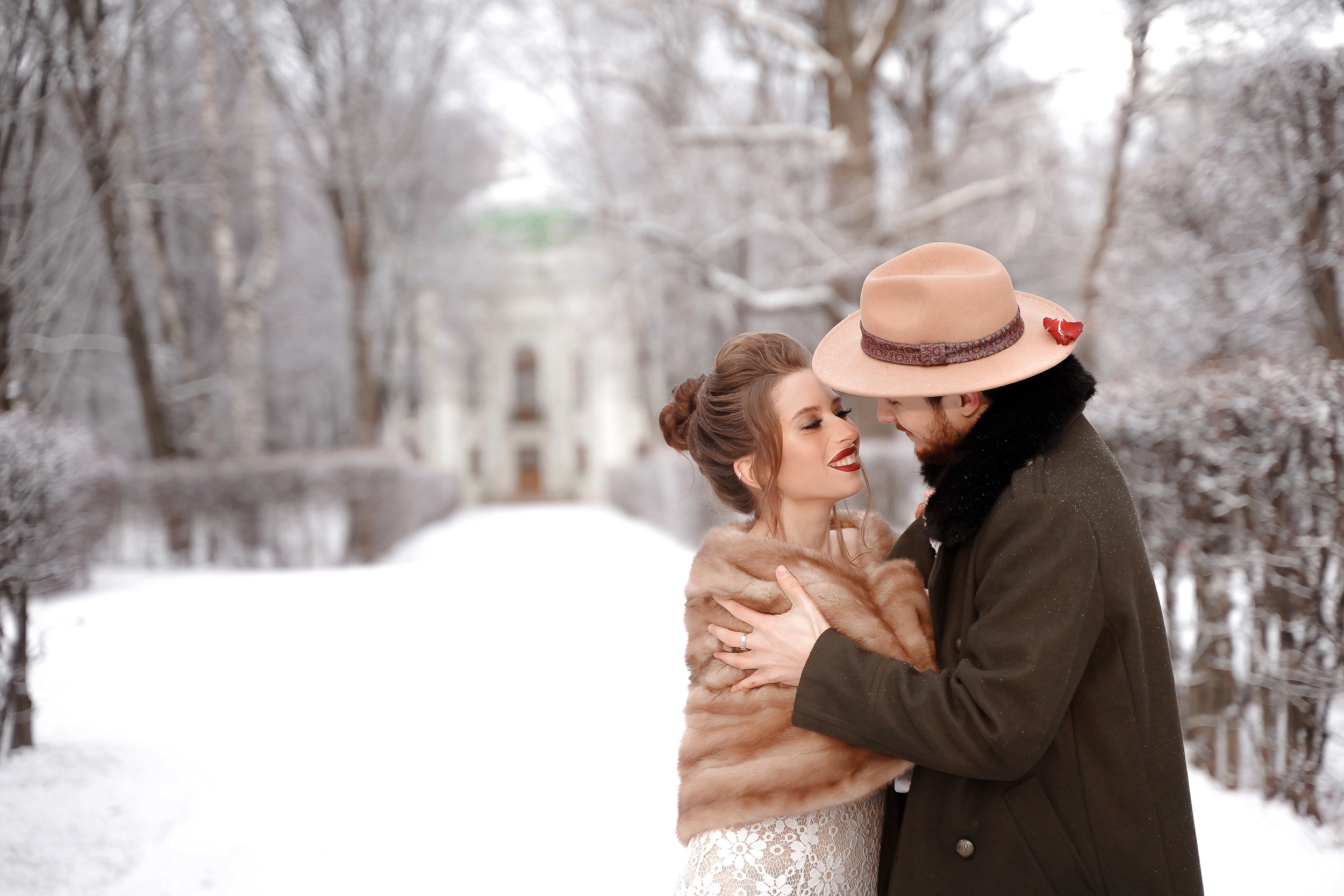 Зимняя свадебная фотосессия в Кусково, свадебный фотограф в Кусково