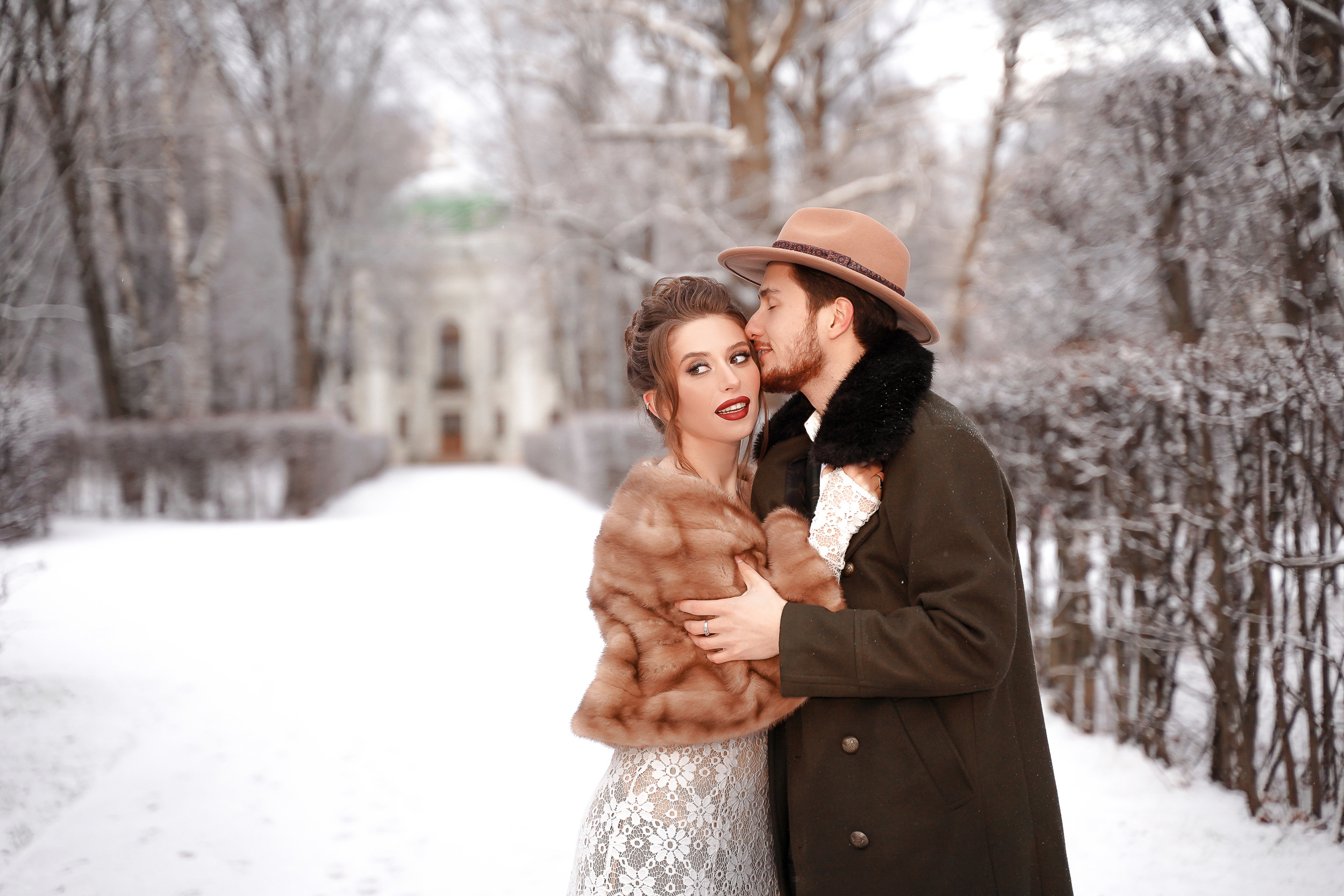 Зимняя свадебная фотосессия в Кусково, свадебный фотограф в Кусково