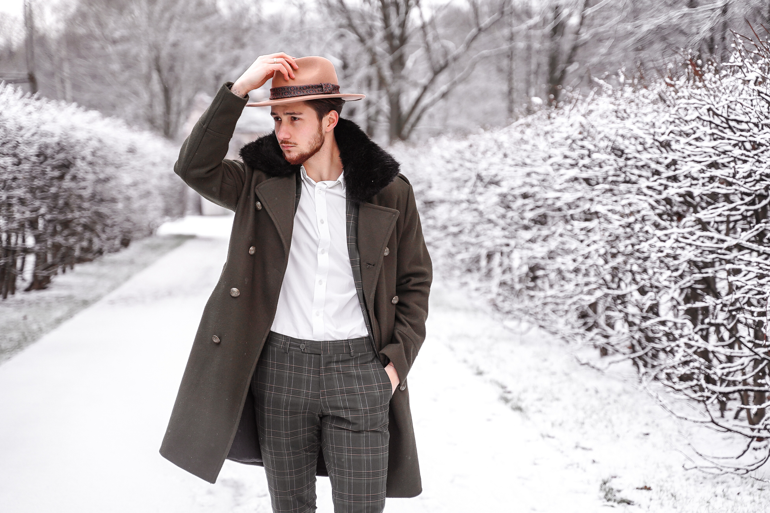 Зимняя свадебная фотосессия в Кусково, свадебный фотограф в Кусково