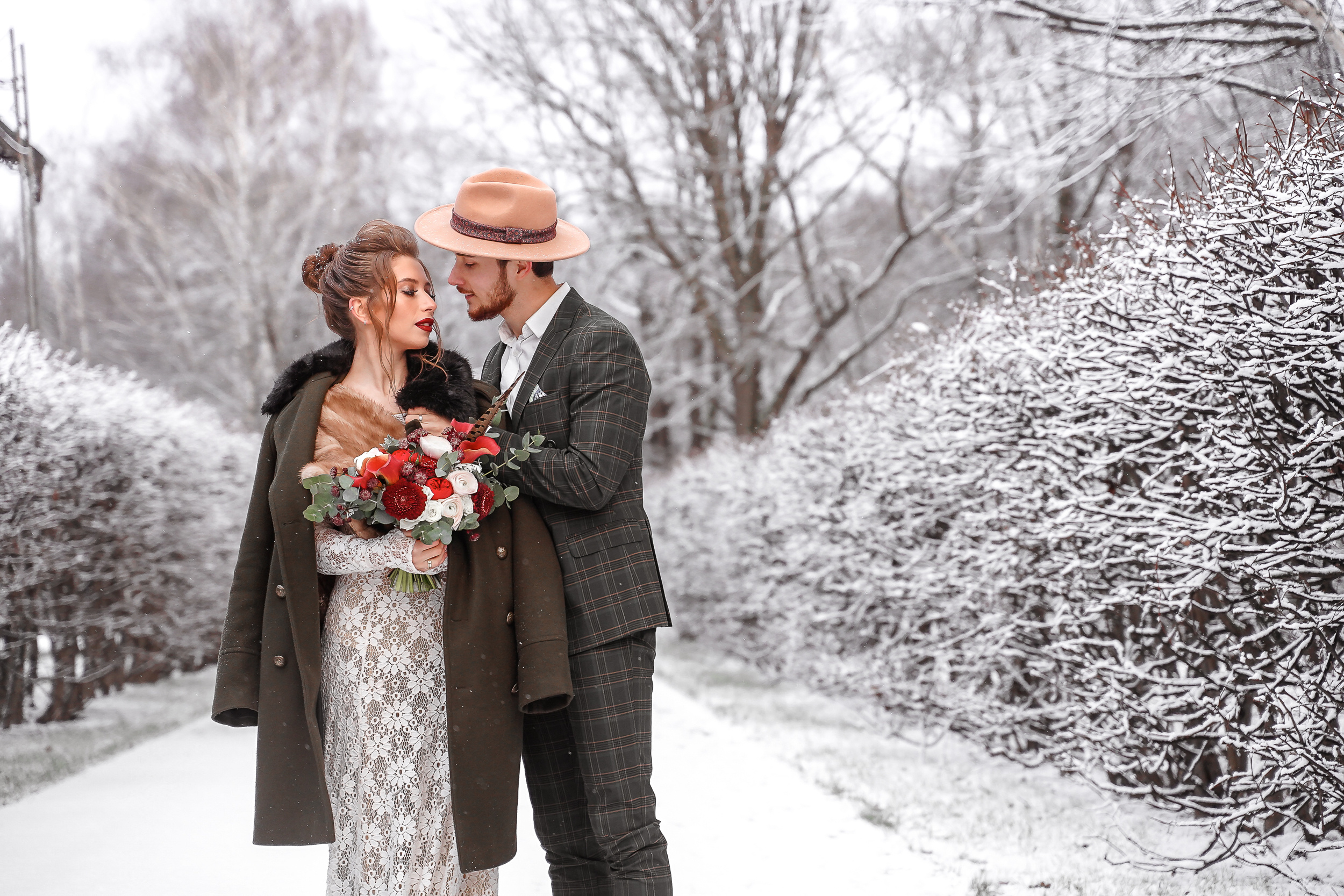 Зимняя свадебная фотосессия в Кусково, свадебный фотограф в Кусково