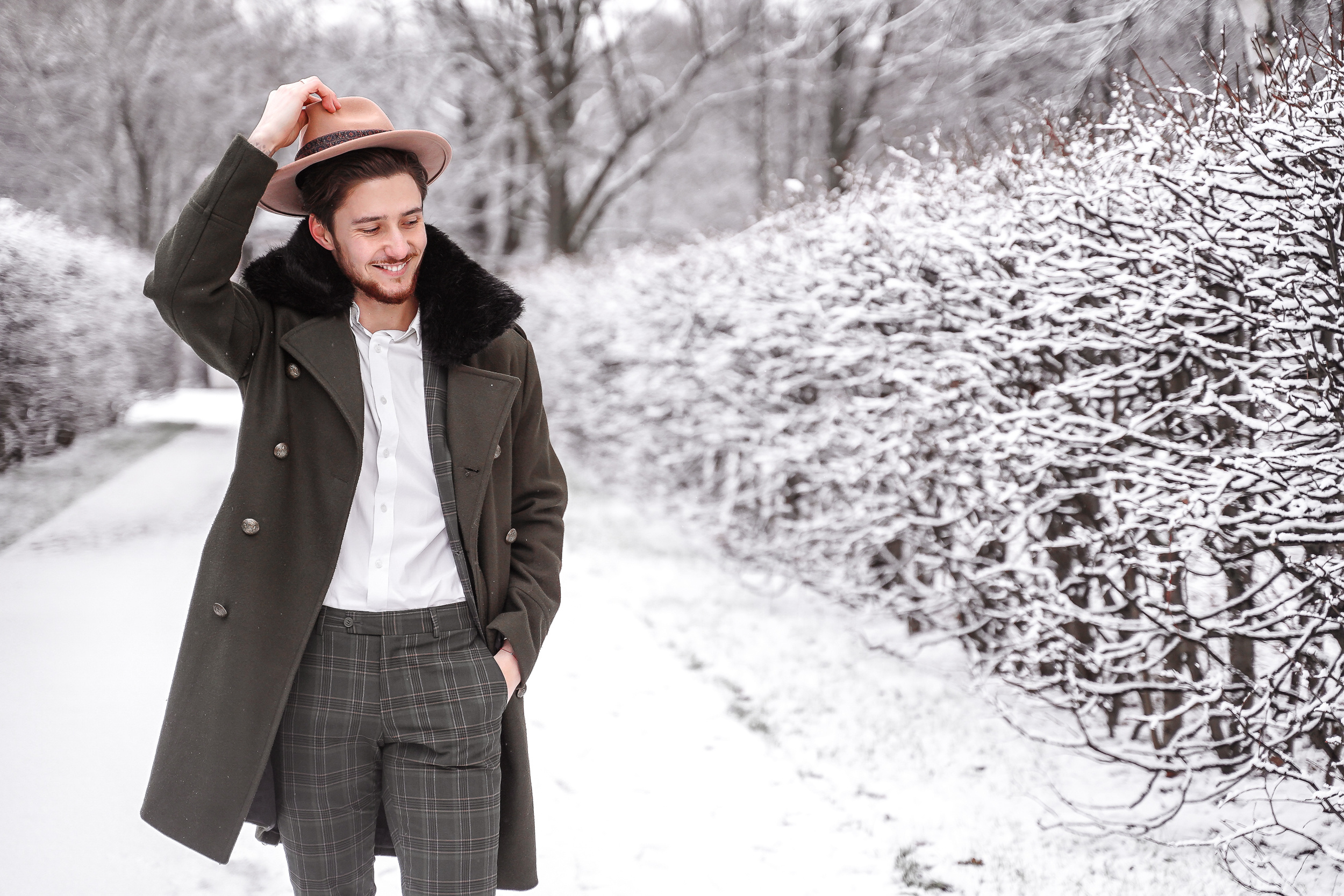 Зимняя свадебная фотосессия в Кусково, свадебный фотограф в Кусково