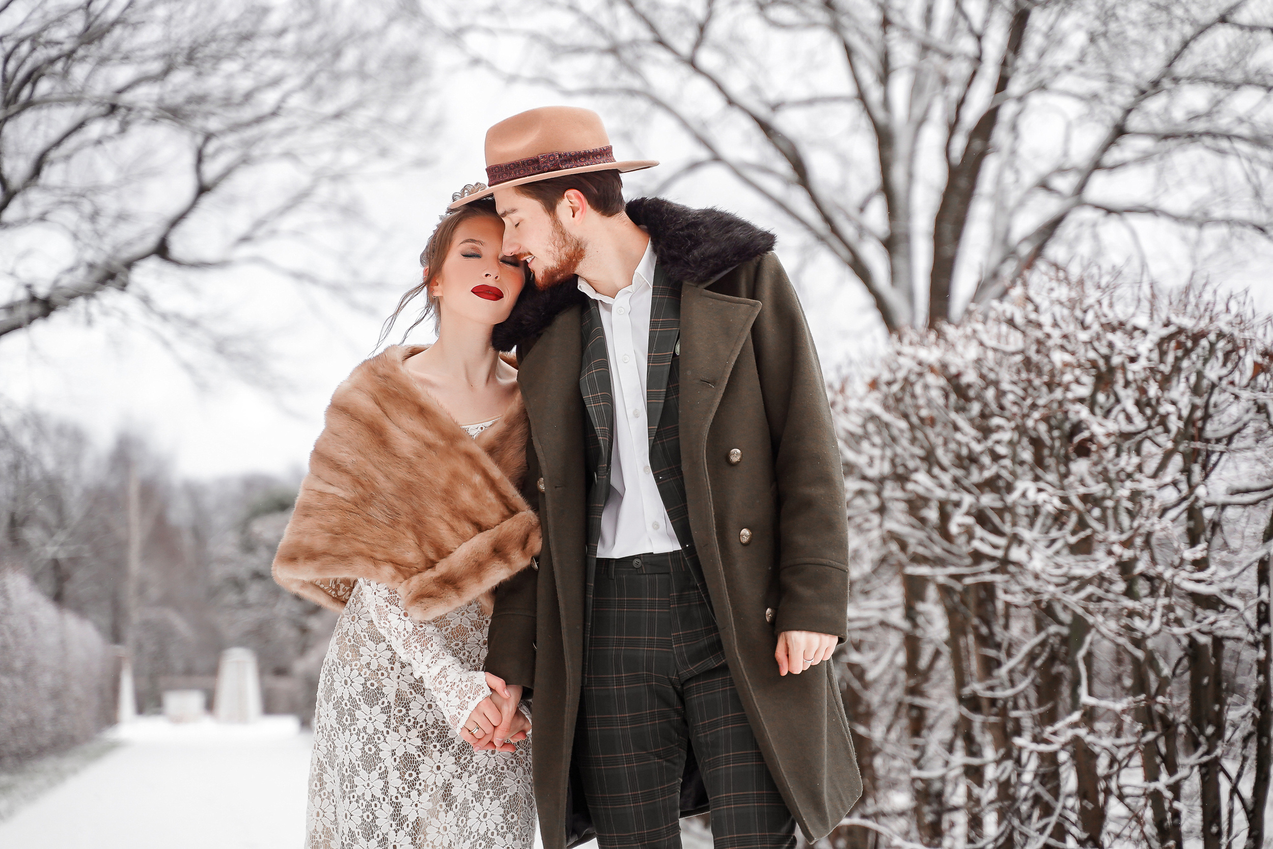 Зимняя свадебная фотосессия в Кусково, свадебный фотограф в Кусково