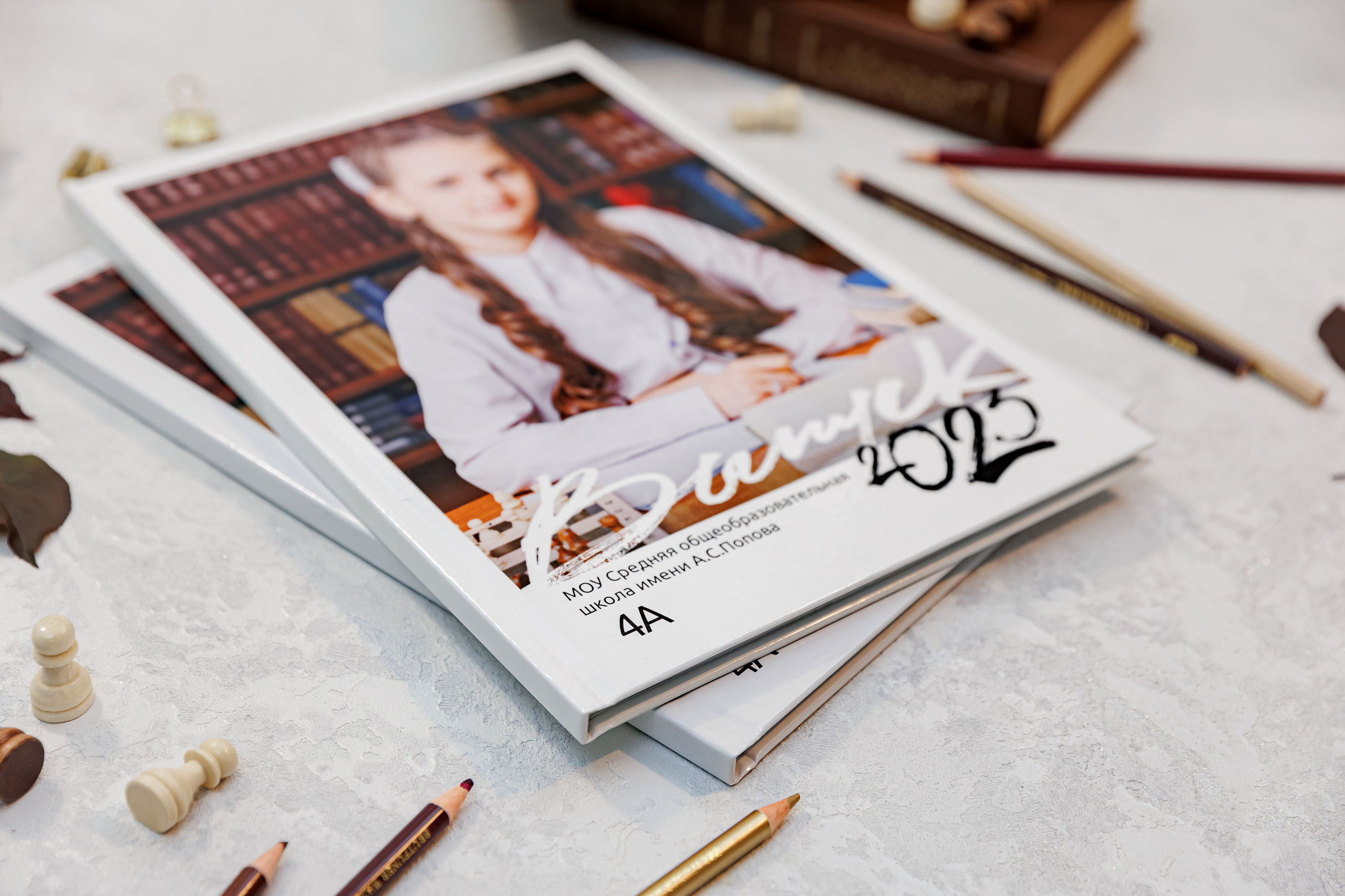 Выпускные альбомы 4 класс. Семейный и детский фотограф Комина Елена, Власиха, Одинцово