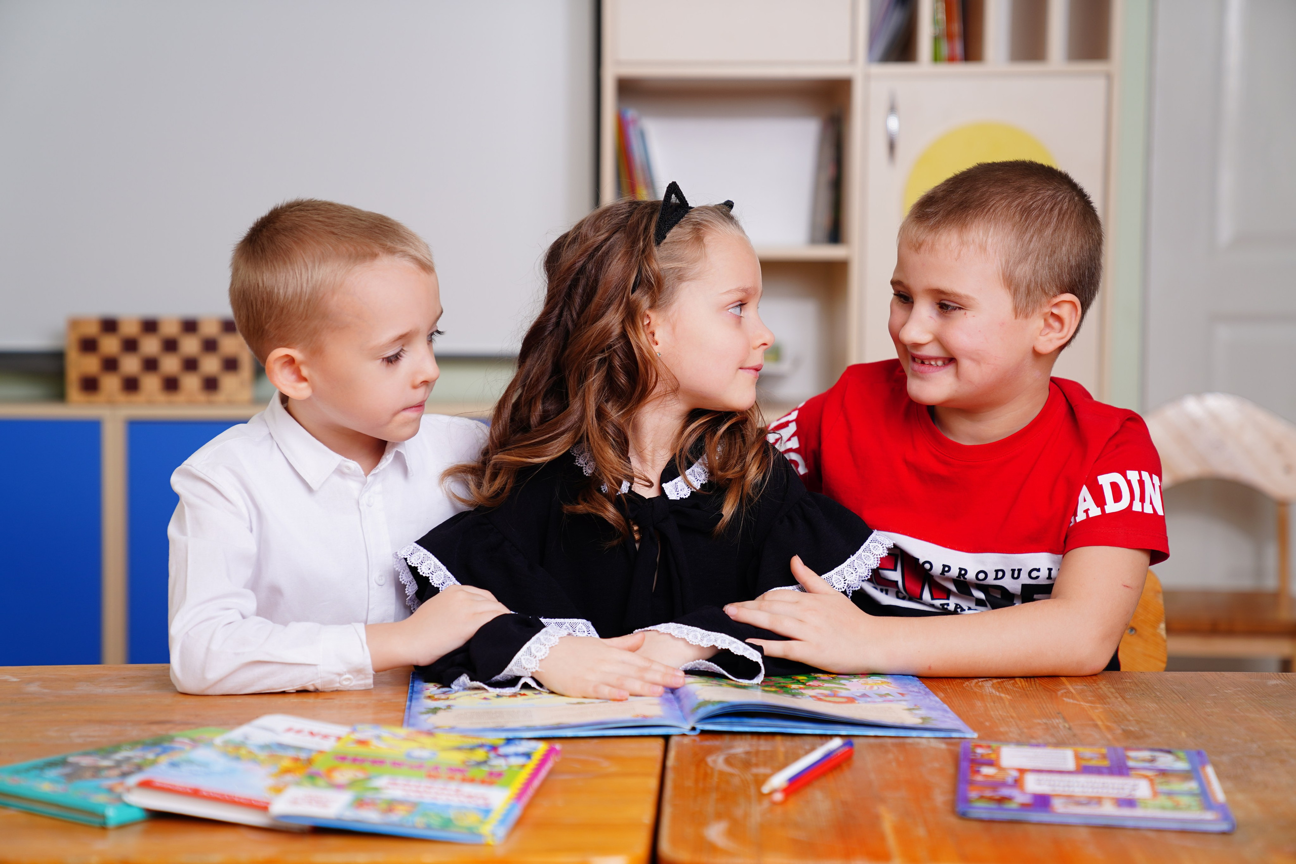 MEMENTO.Выпускные альбомы, школьные, юбилейные и другие книги. Ростов-на-Дону