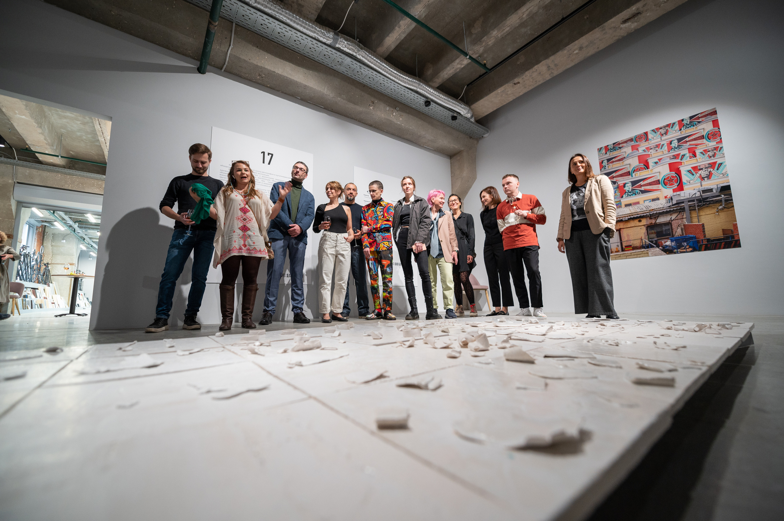 Выставка современного искусства "17", галерея PennLab, Москва