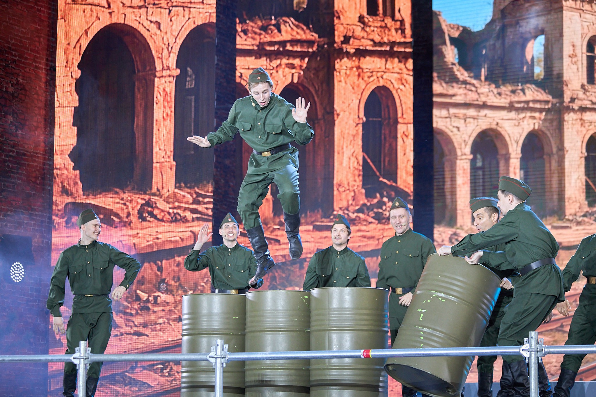 Концерт 9 мая 2025 года на соборной площади. Фотограф Омск | Александр Вандеров