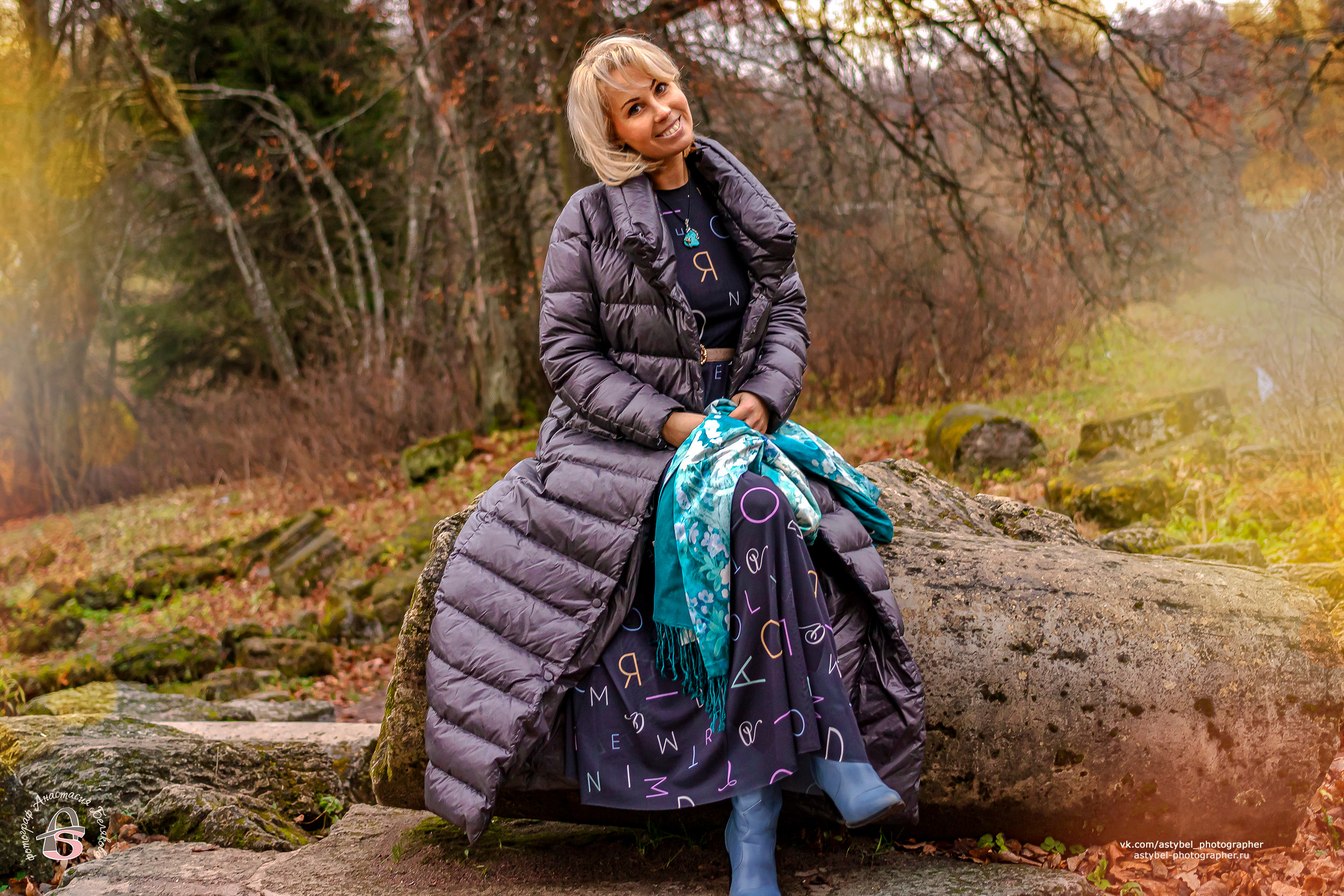 Прогулочная фотосессия Виктории в Павловском осеннем парке. Фотограф Анастасия Белякова в Санкт-Петербурге и Гатчине