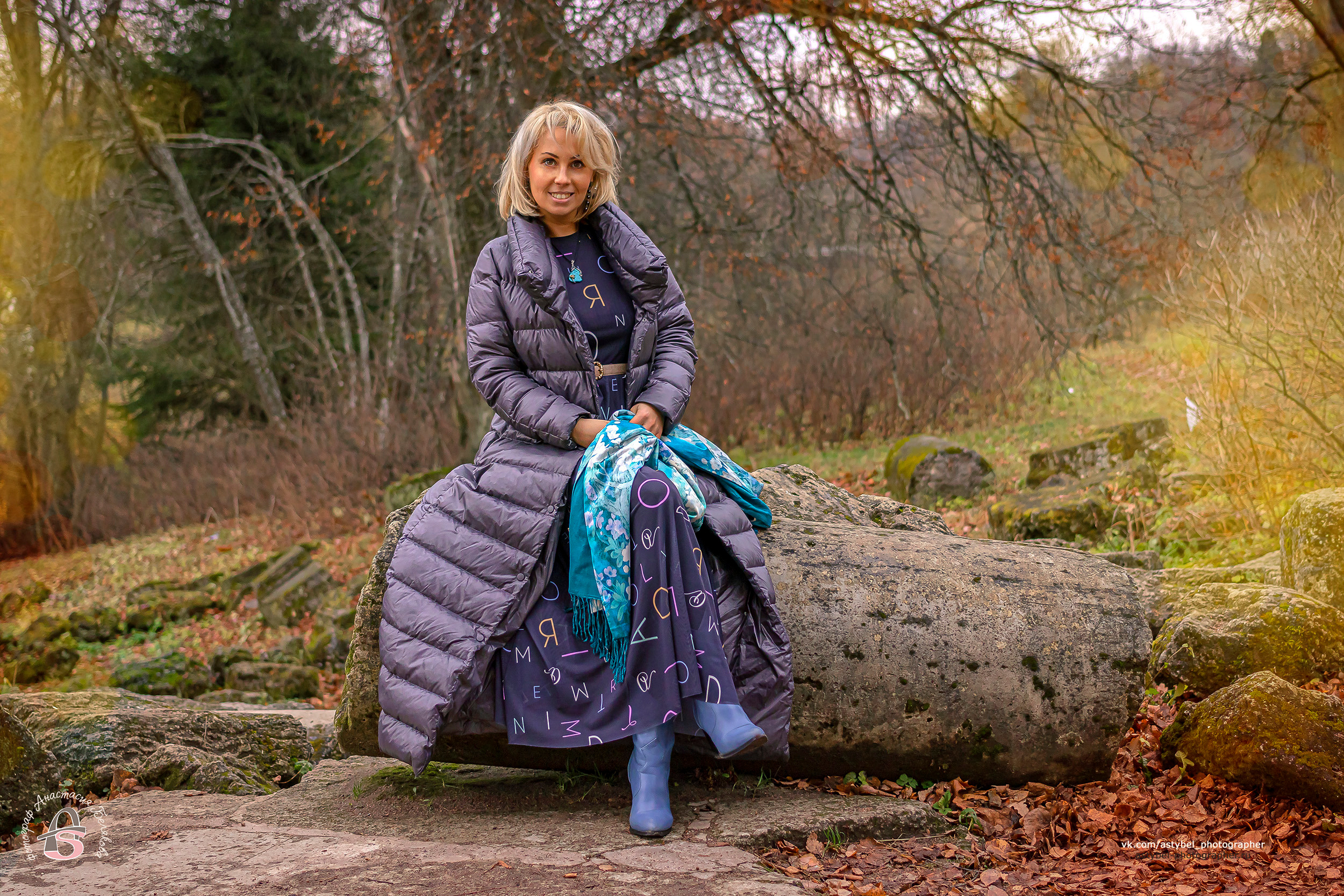 Прогулочная фотосессия Виктории в Павловском осеннем парке. Фотограф Анастасия Белякова в Санкт-Петербурге и Гатчине