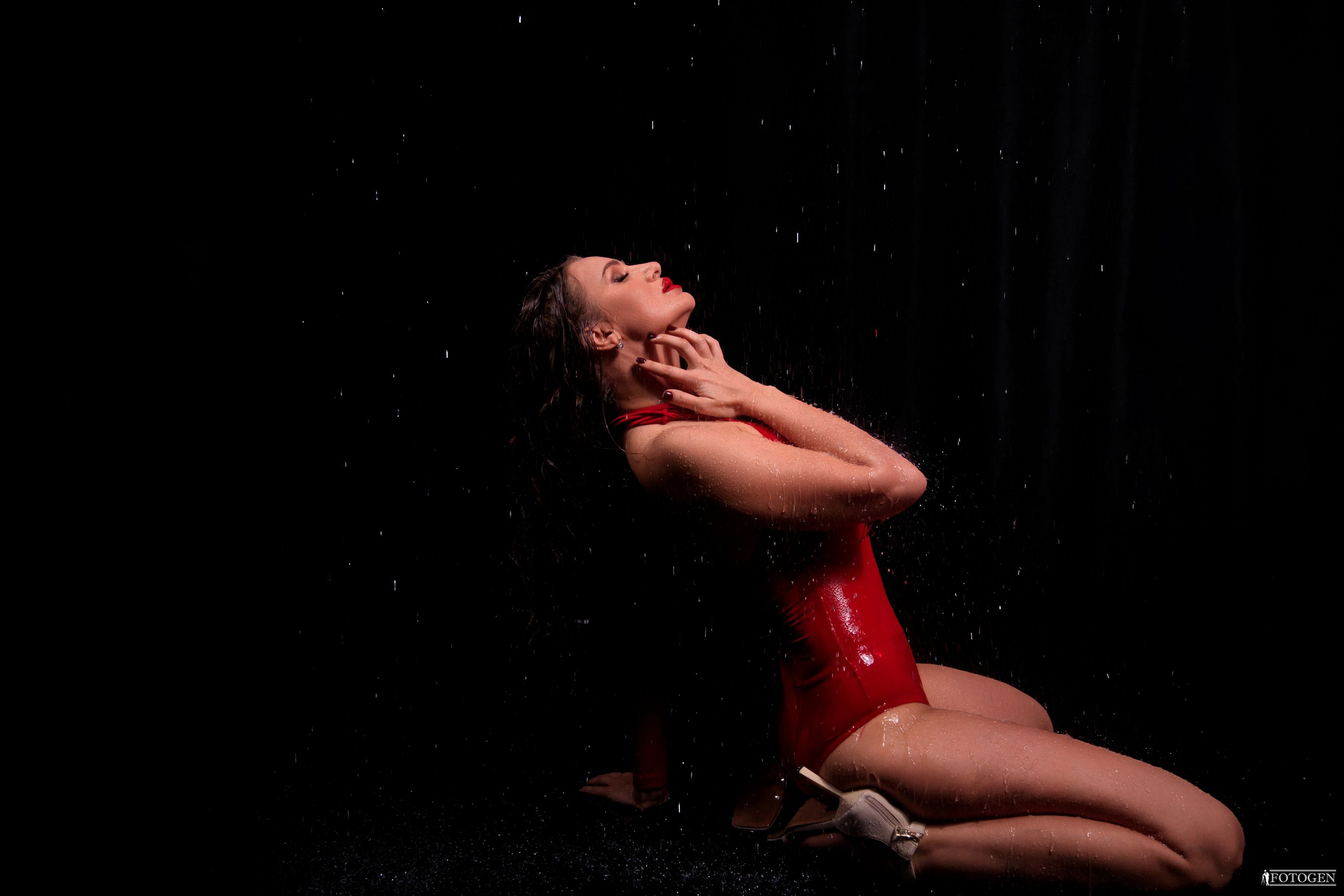 Фотосессия с водой в Авазоне | Премиум-студия FOTOGEN Краснодар – креативные кадры с дымом и водой