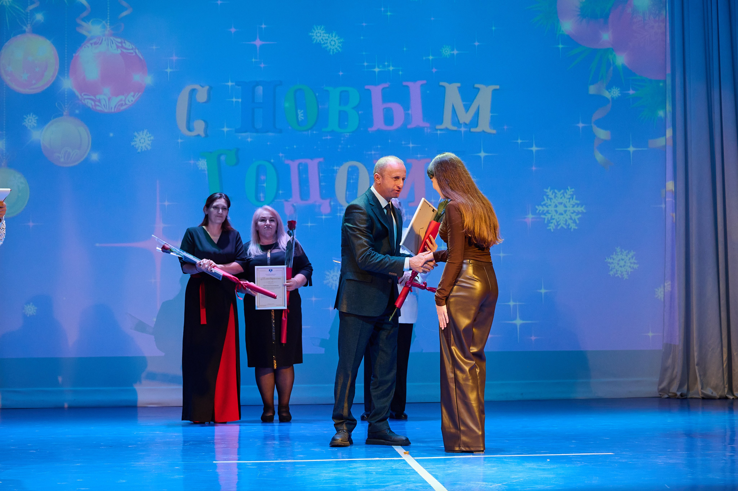 Коцерт НГ В ДК Марьина Роща. Жизнь курорта Кабардинка в фотографиях