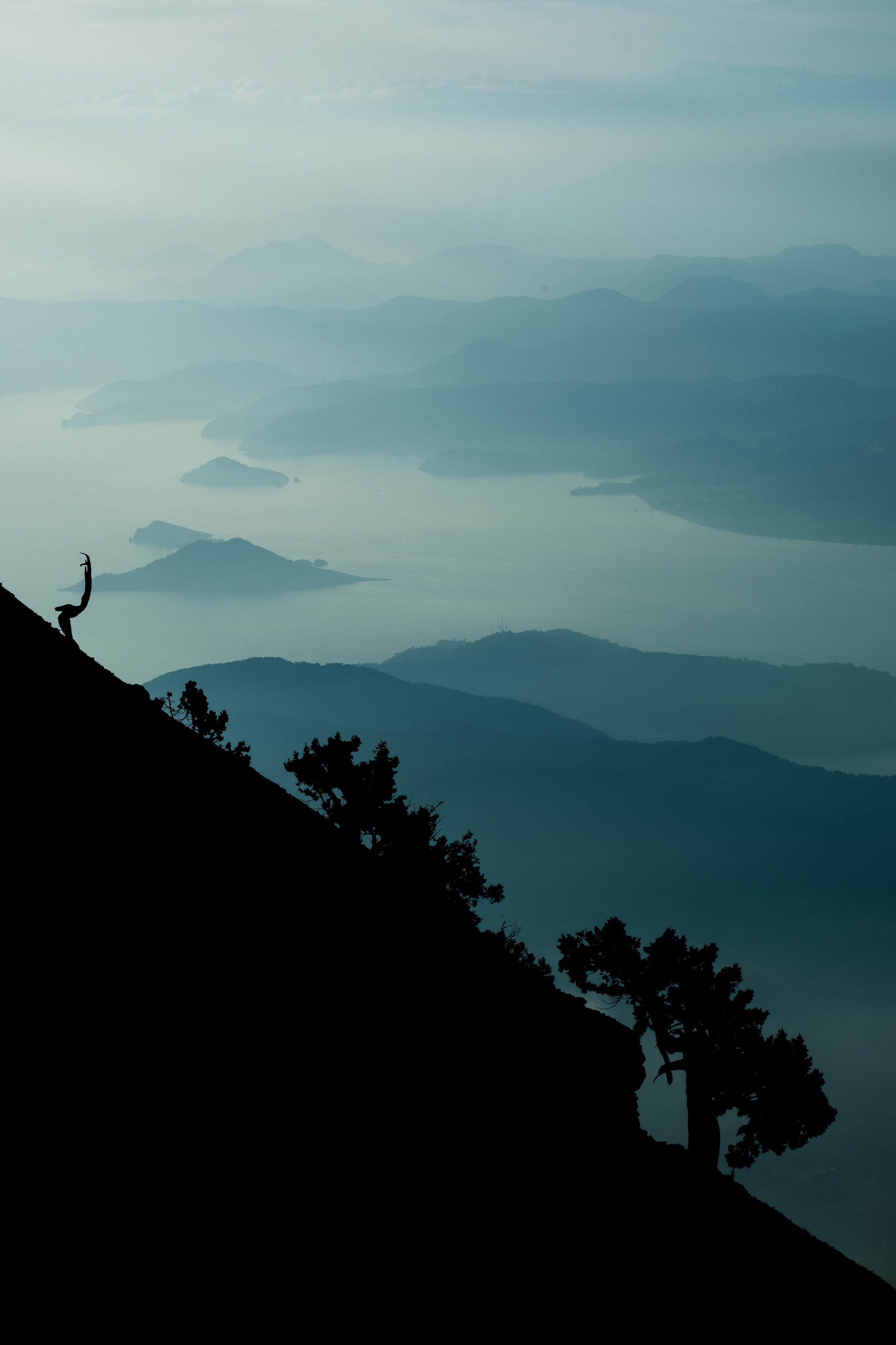 Галерея работ в жанре пейзажа, городского пейзажа и архитектуры. Покупка лицензий для коммерческого использования. Интерьерный фотограф в Санкт-Петербурге Михаил Азаров. Печать и продажа фотографий