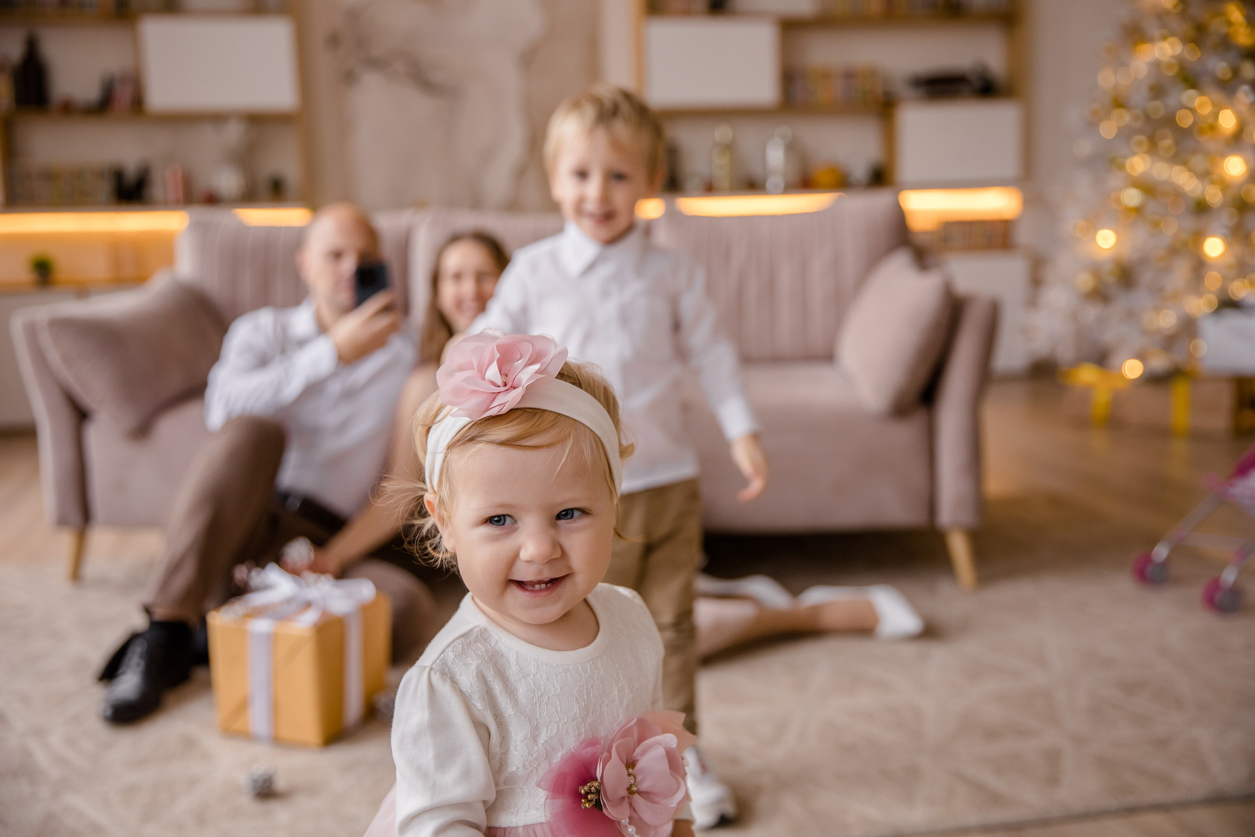Новогодний сезон начинается с любви 🥰. Семейный и детский фотограф в Москве Вера Ускова