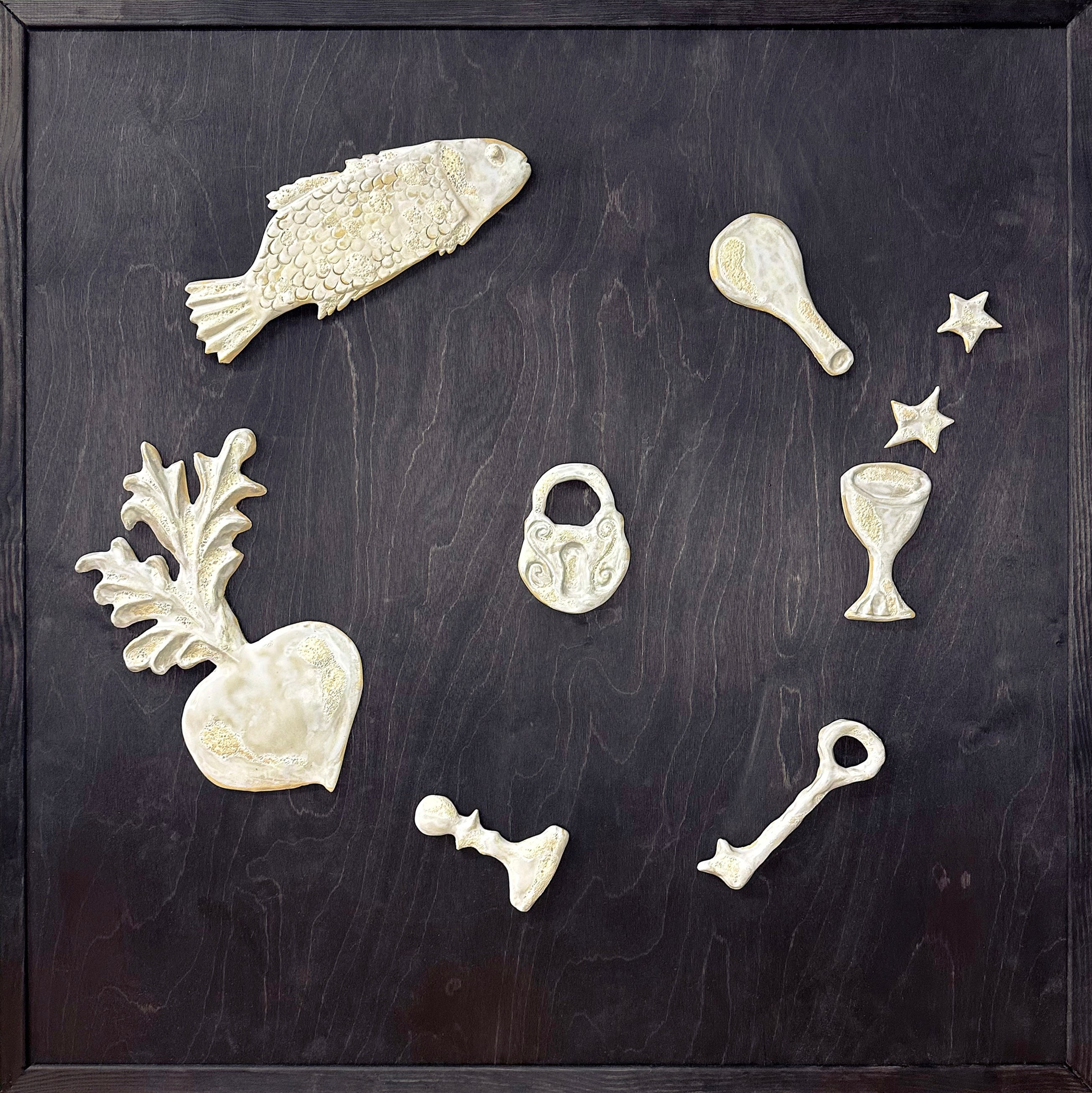 Metamorphosis №2, 2025, керамика, глазури, дерево, 80х80 см