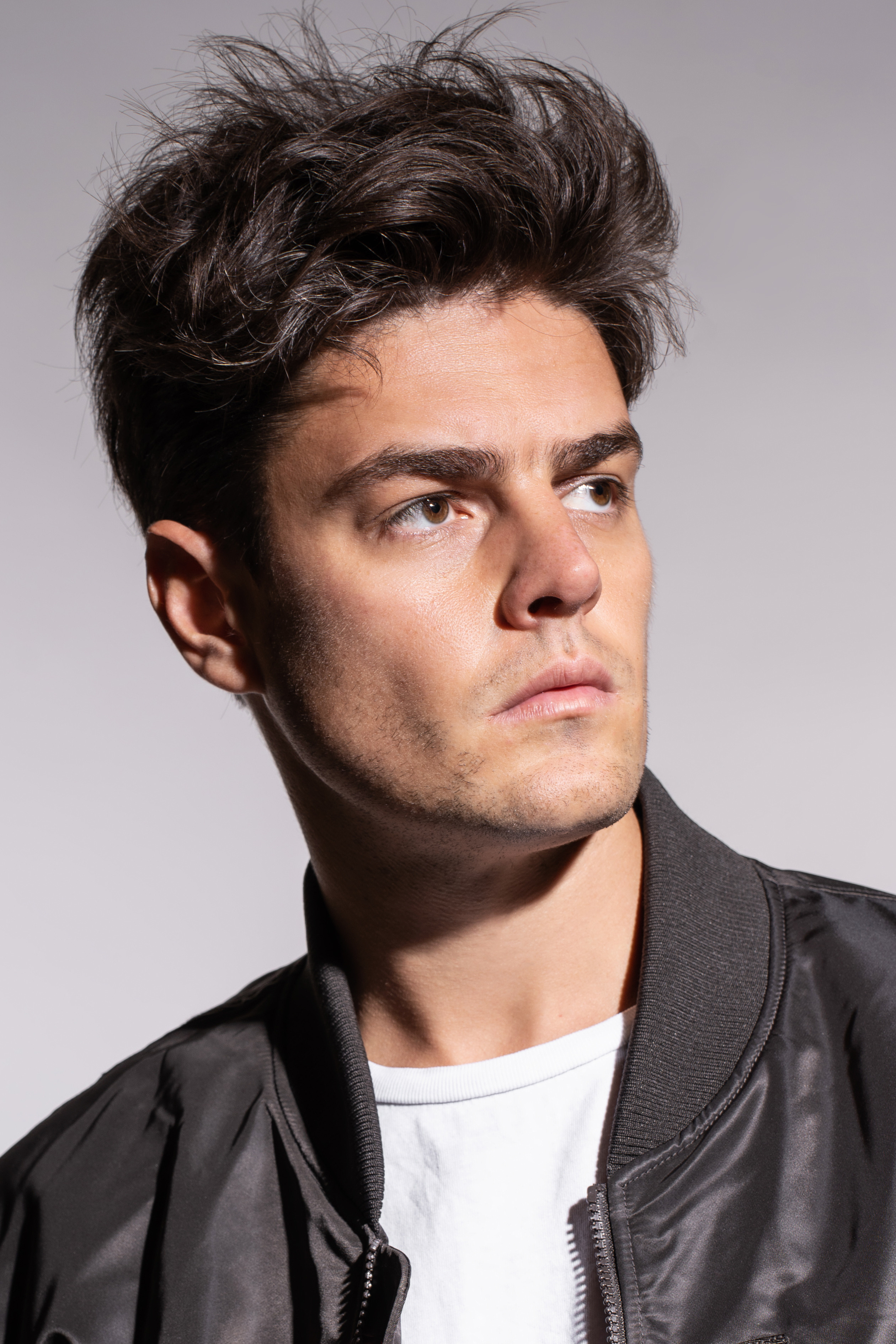 мужской портрет в студии