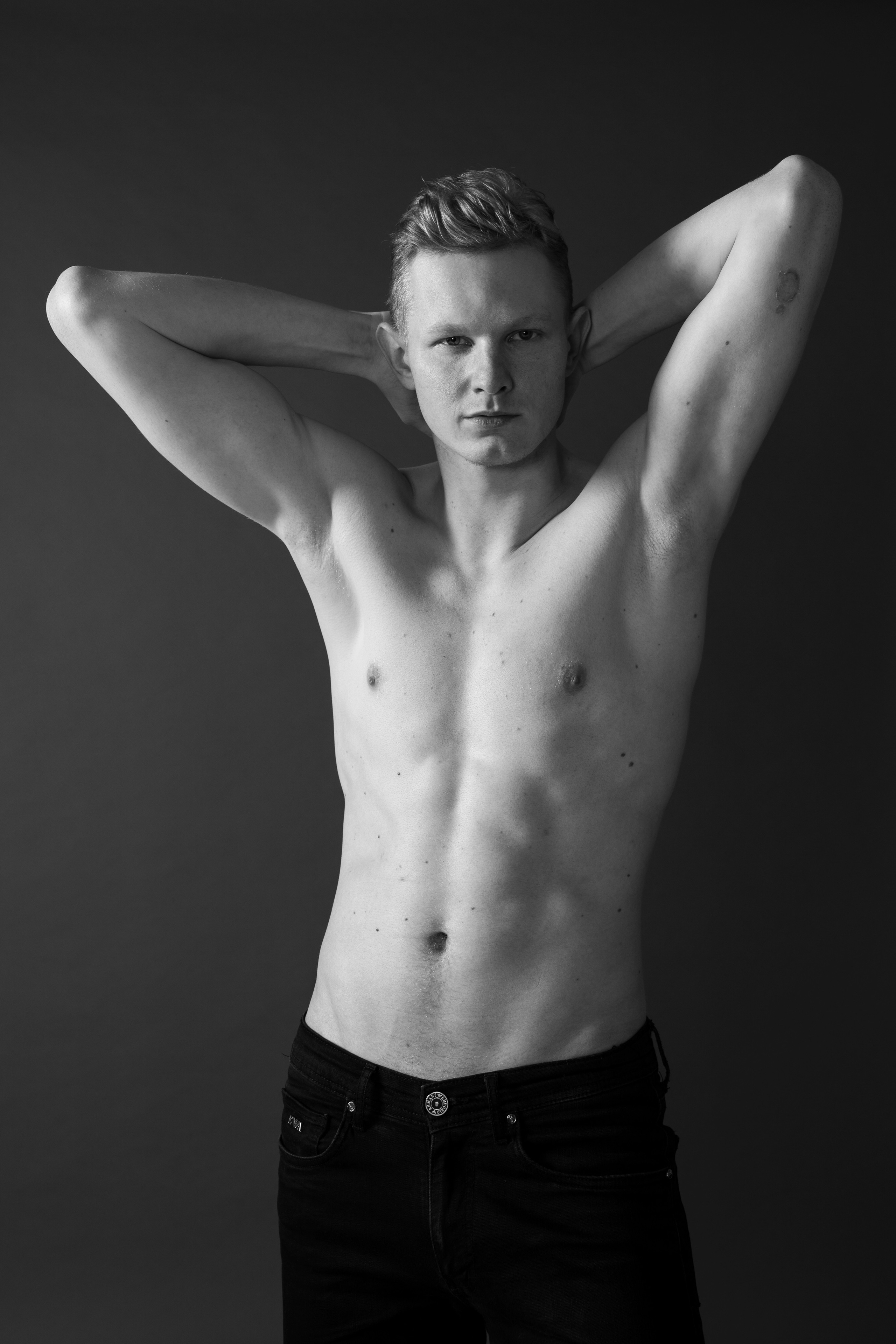 мужской портрет в студии