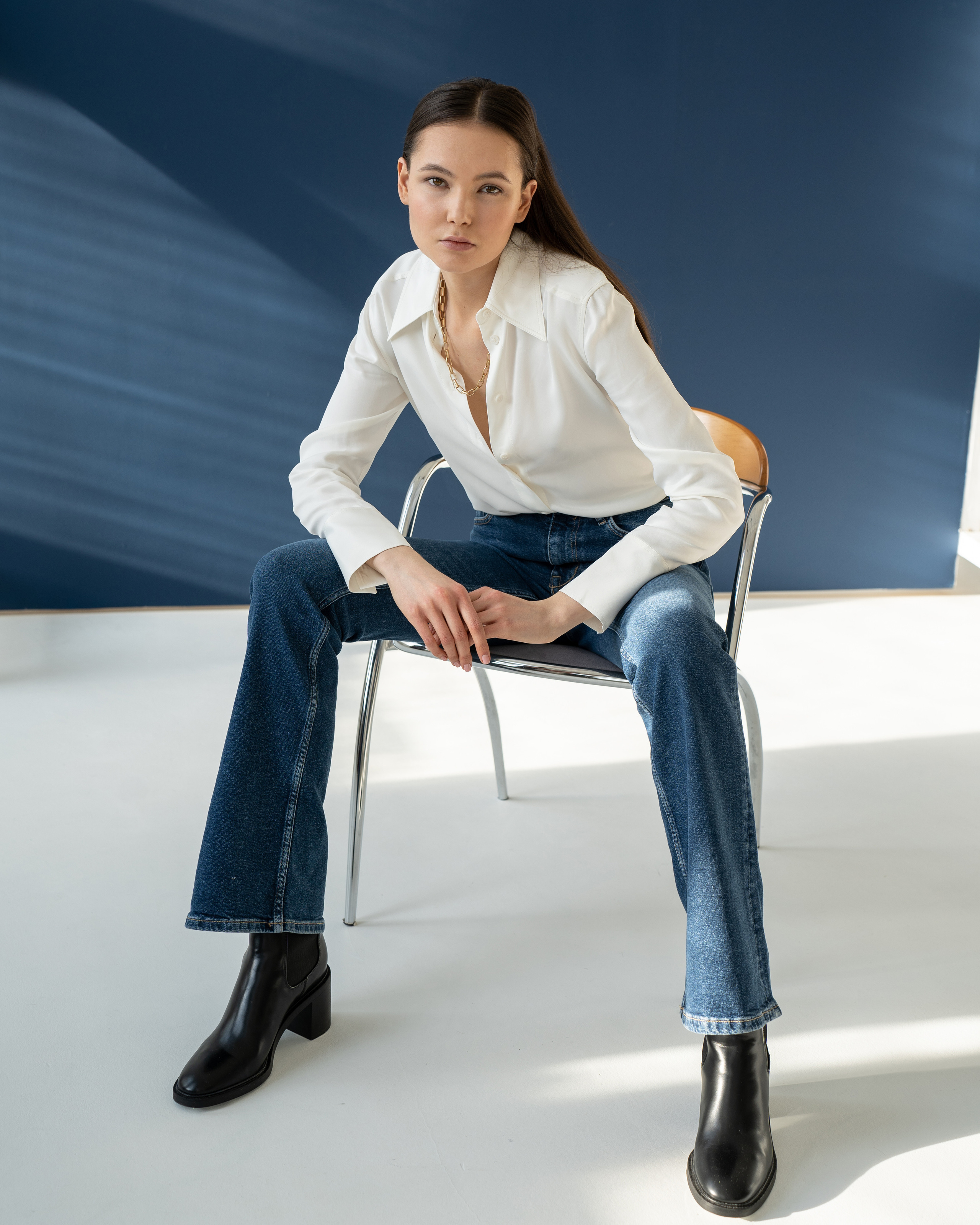 фотосессия девушки в джинсах для портфолио