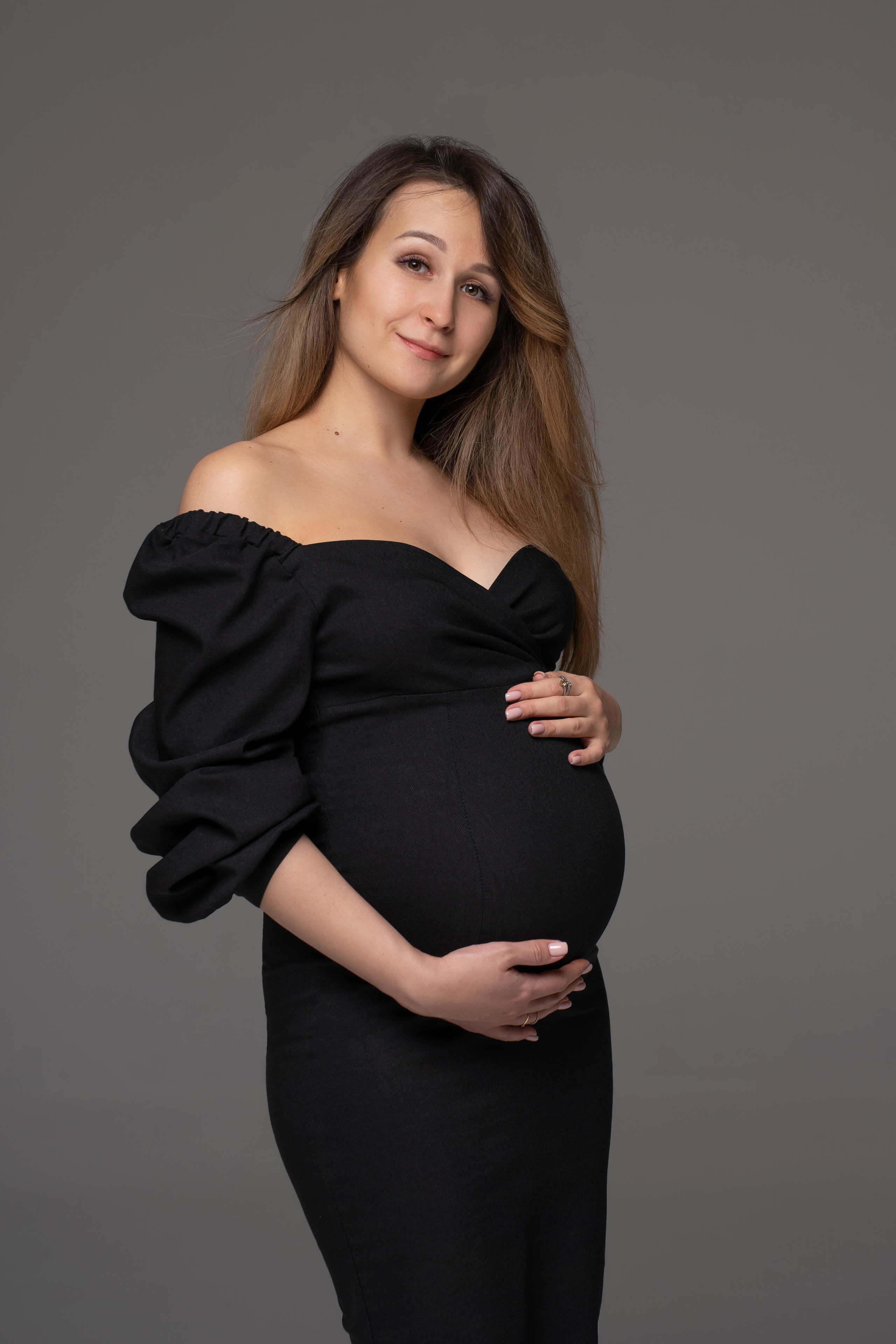фотосессия беременной девушки в черном платье