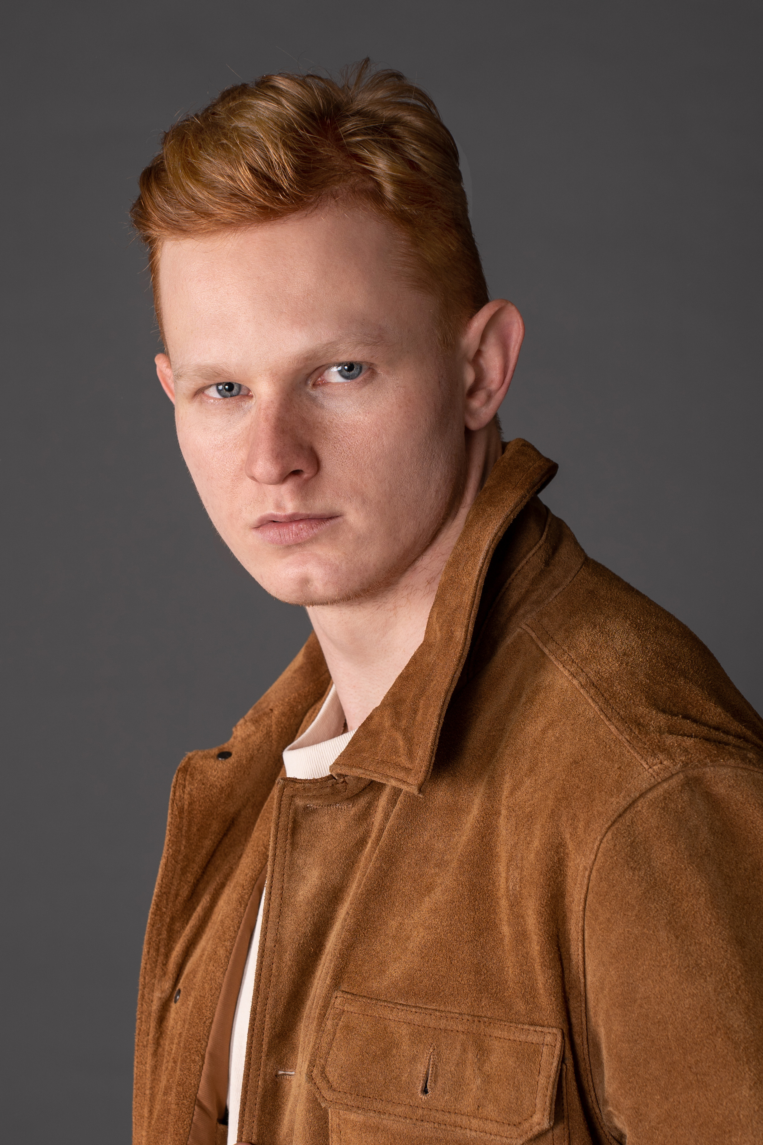 мужской портрет в студии