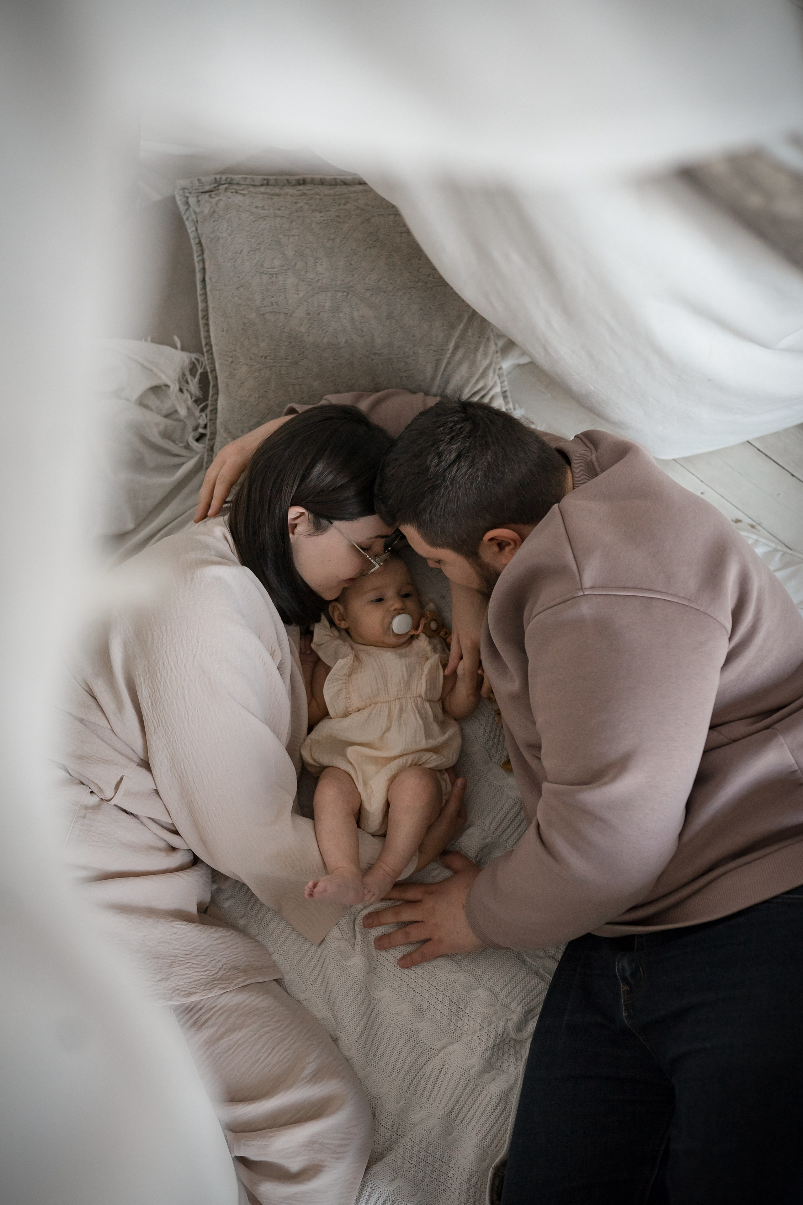 Семейная фотосъемка новорожденной. Фотограф Крещения и Венчания в Москве