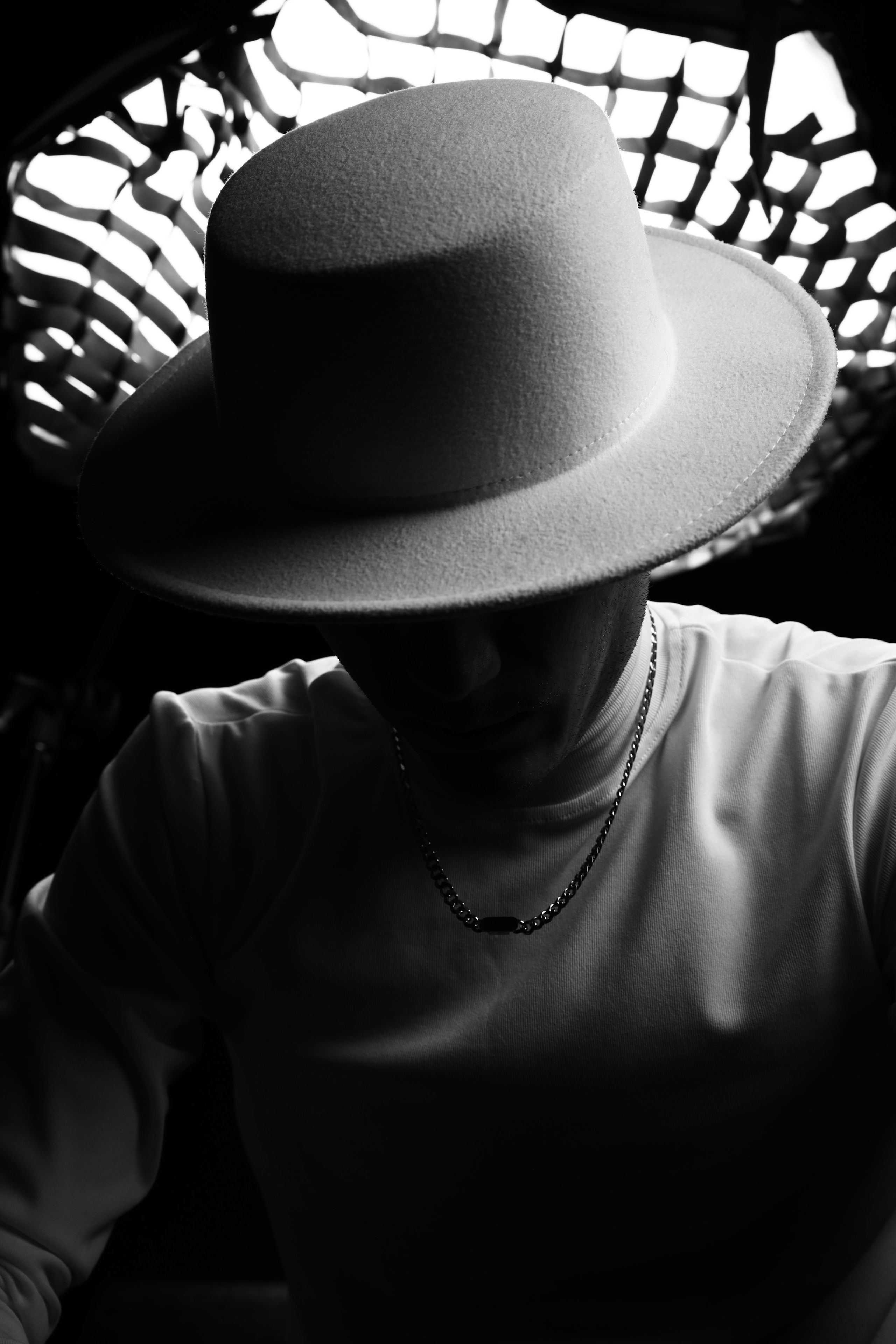 The White hat Alex. Профессиональный фотограф в Воронеже Владислав Крылов