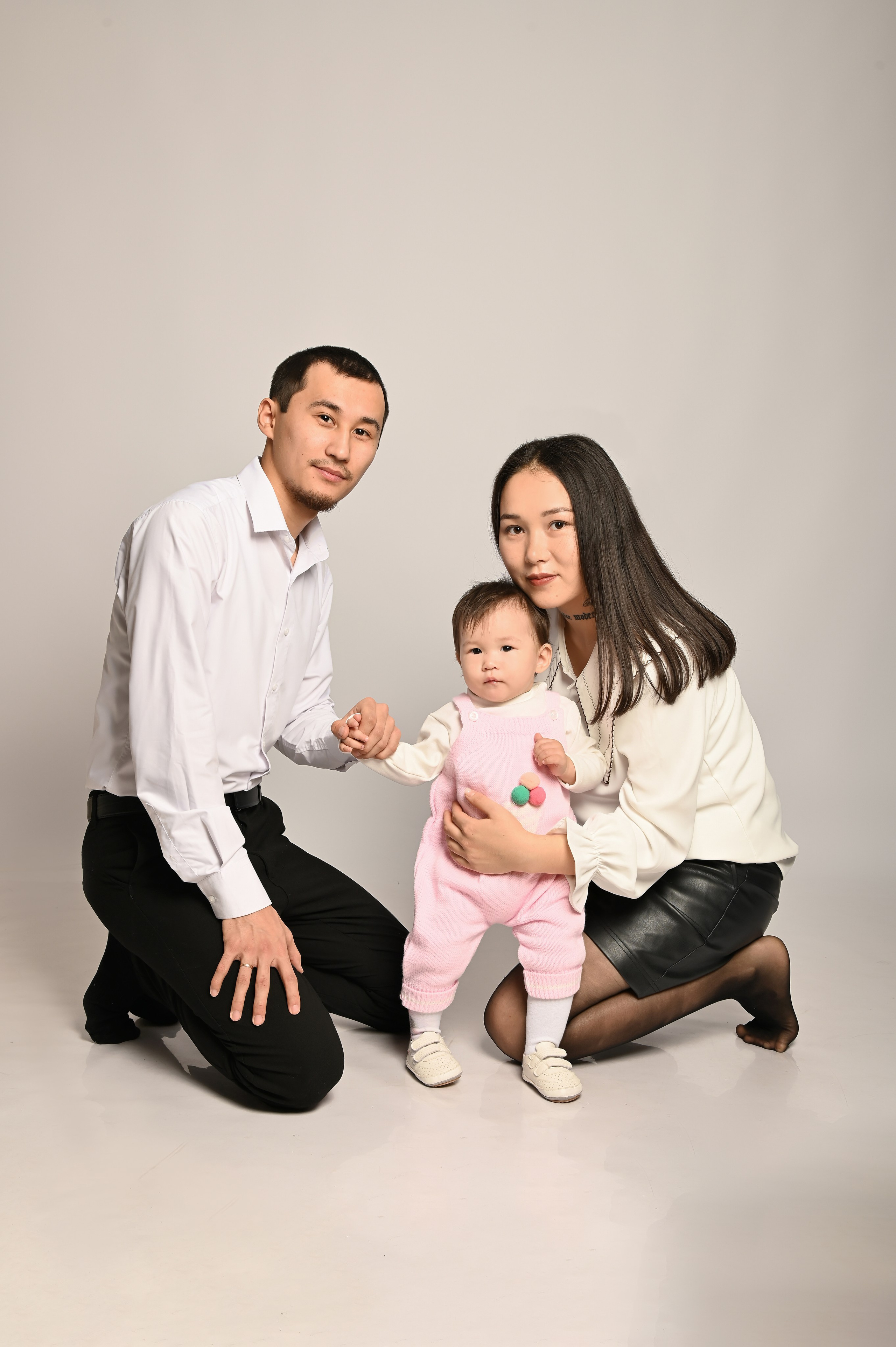 Семейные фотосессии. Фотограф Новорожденных и семейный Элла Огай г. Сатпаев