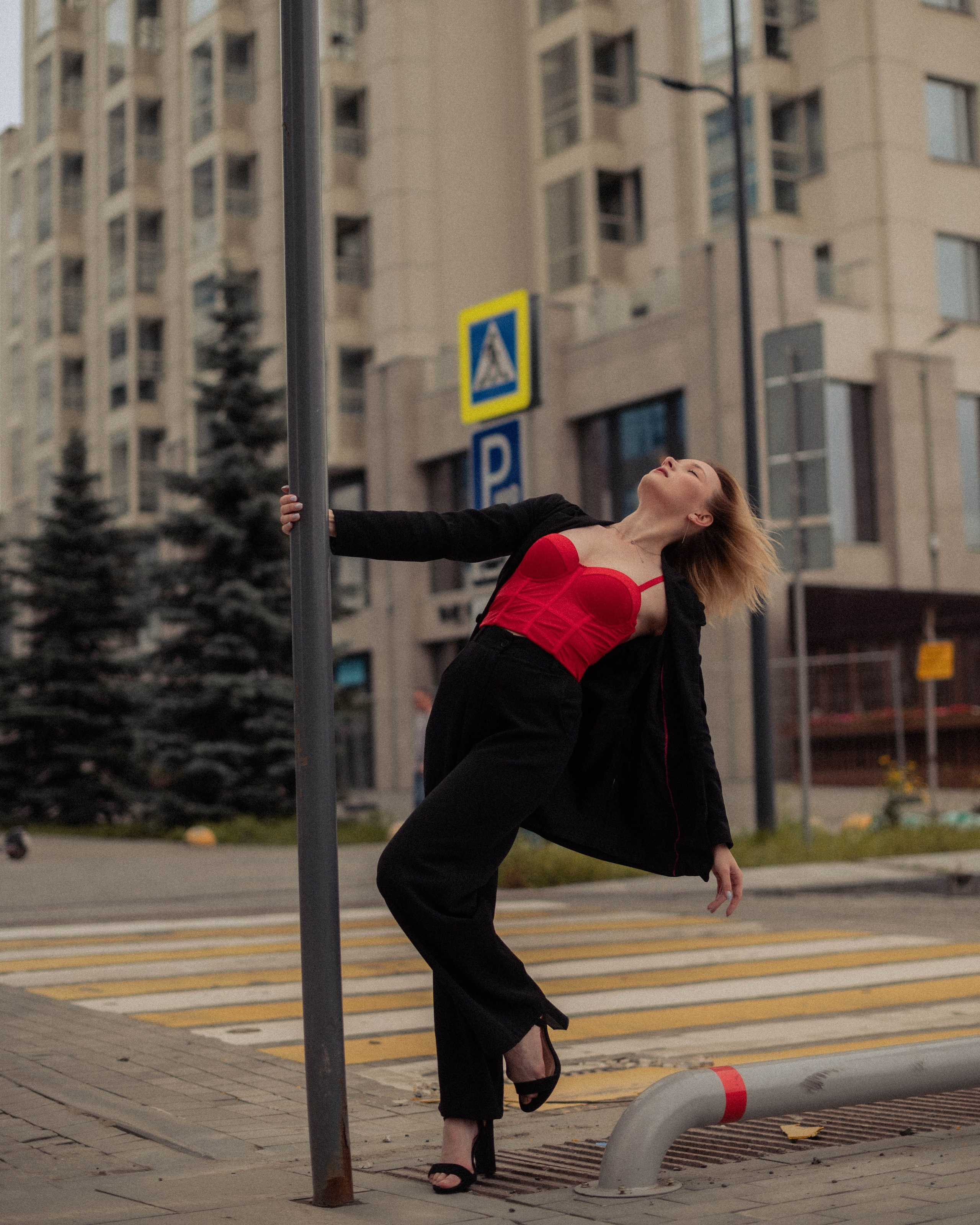 Аня. Женский фотограф. Создатель украшений ручной работы. Модель