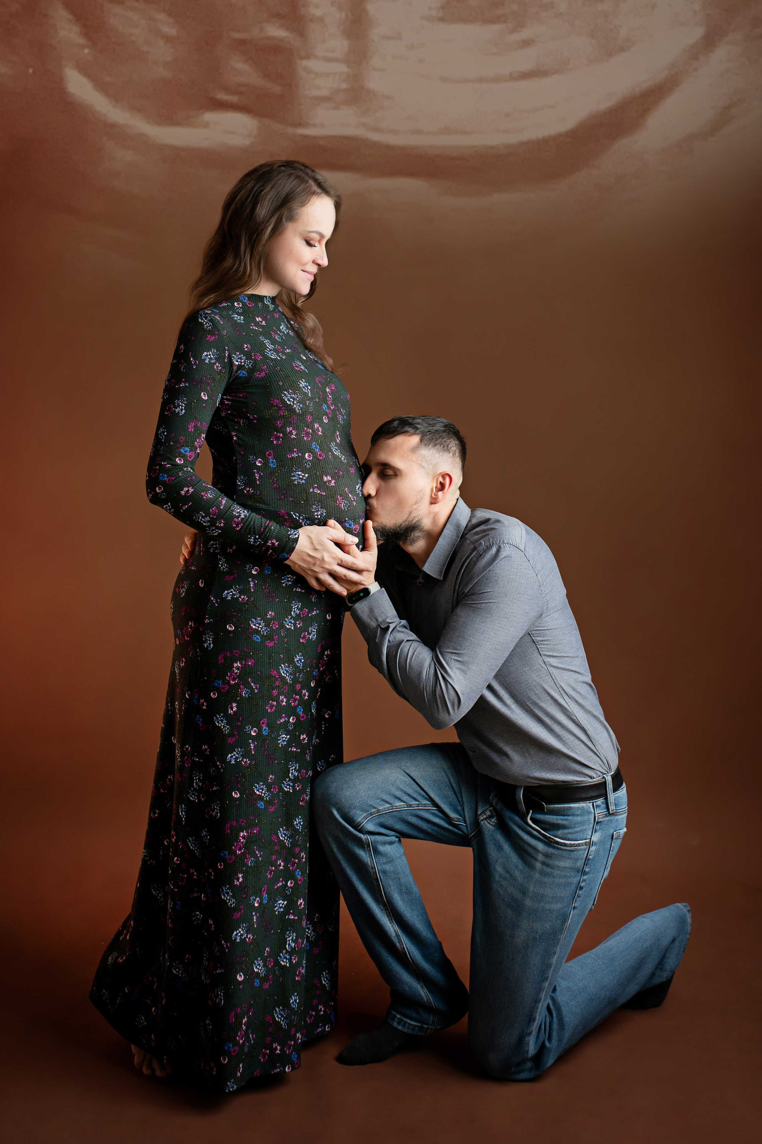 Фотосессия беременности в студии (Классика. Однотонные фоны) + Бохо стиль). Творческая команда Ульяшевы, свадебная и семейная фотография. Кахахста