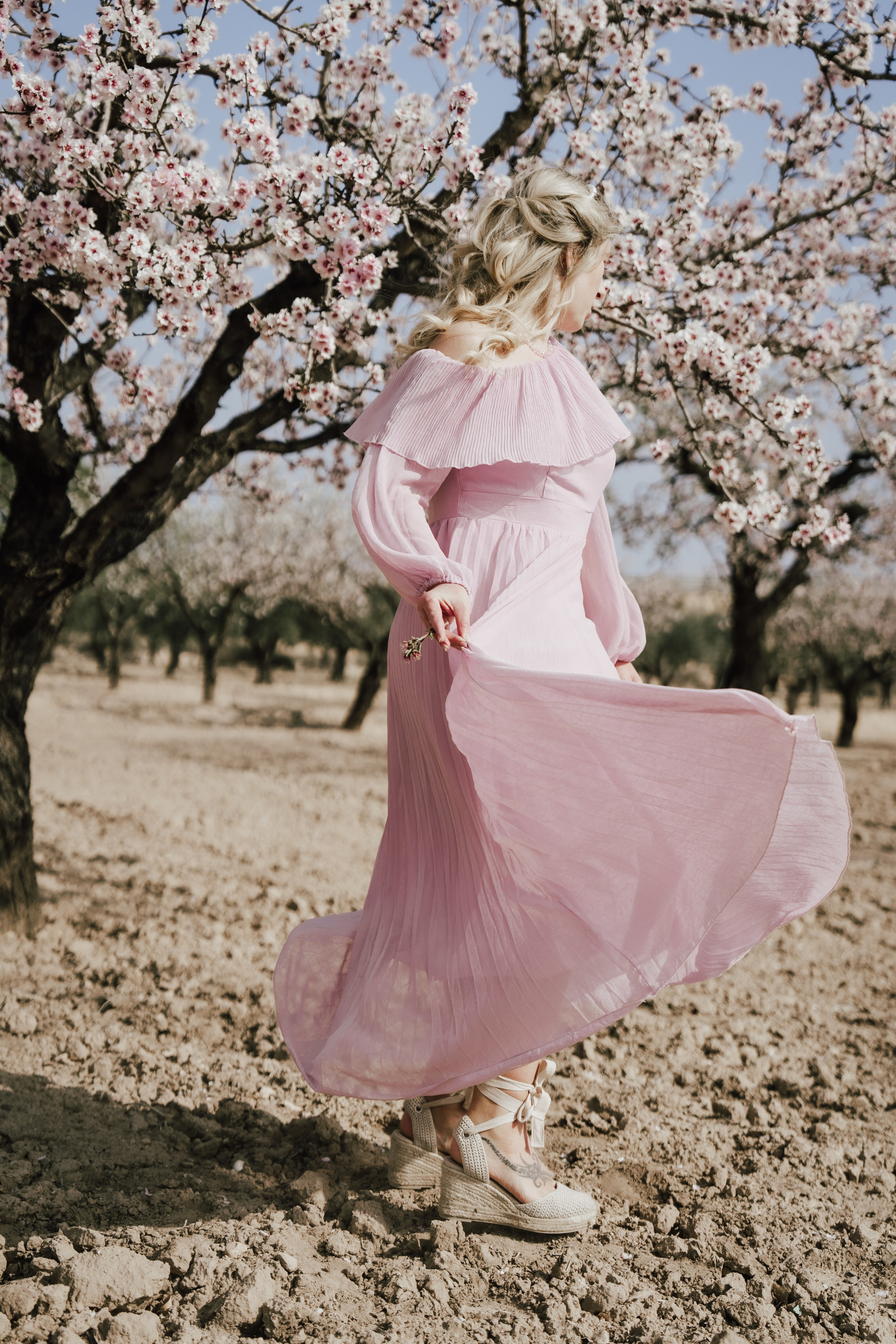 фотосессия в цветущих садах в Бенидорме