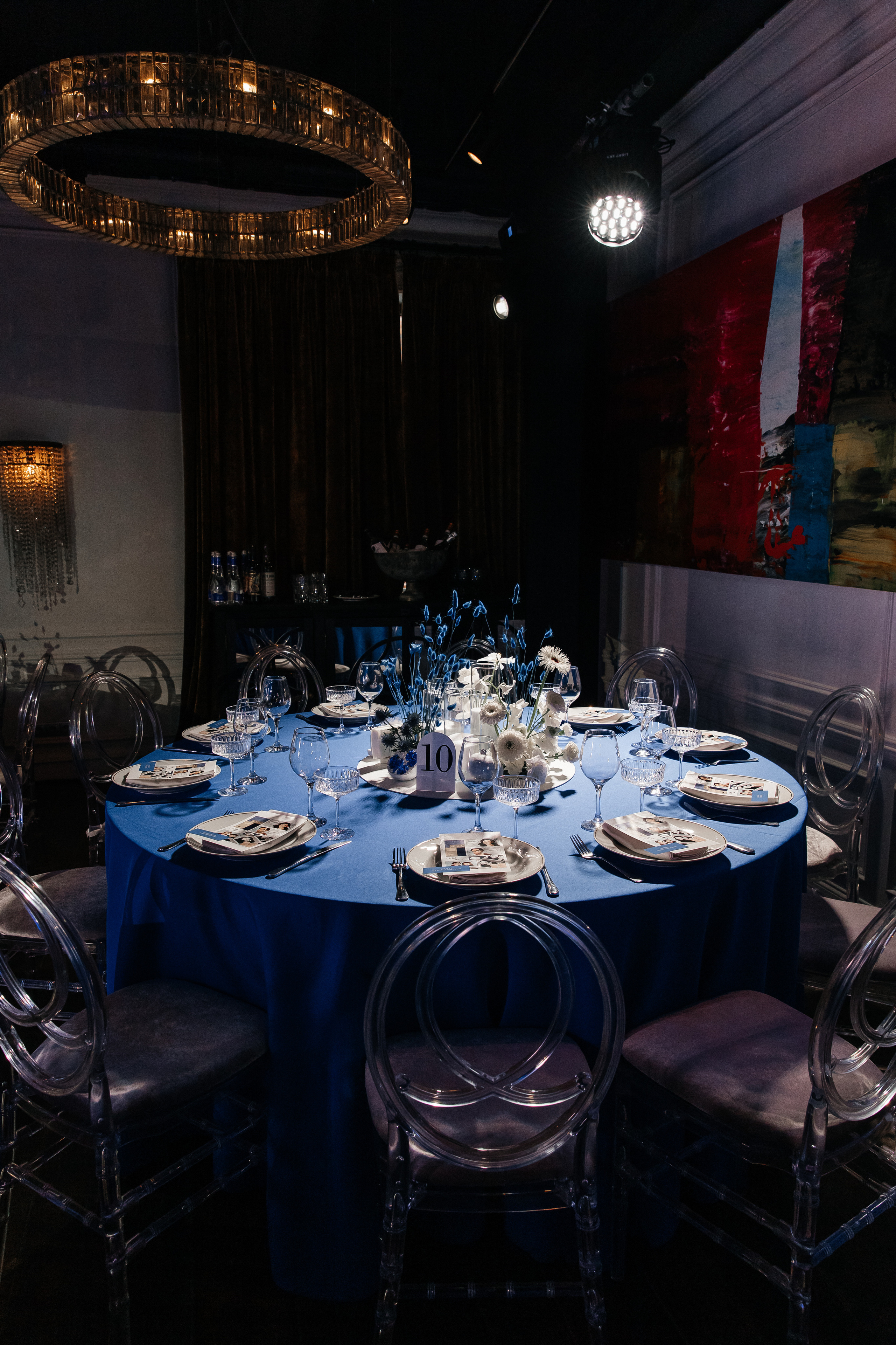 Свадьба в ресторане в синих тонах