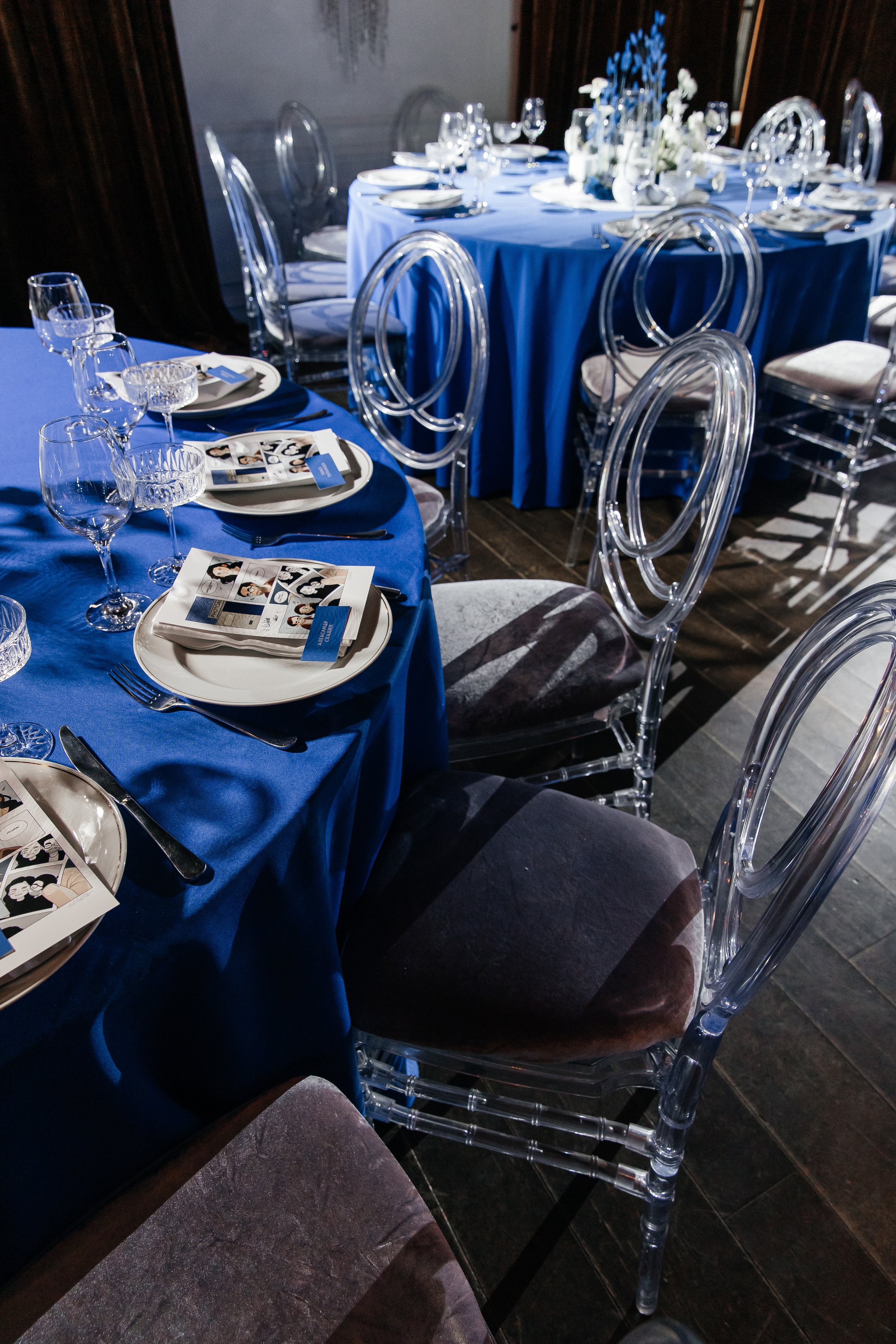 Свадьба в ресторане в синих тонах