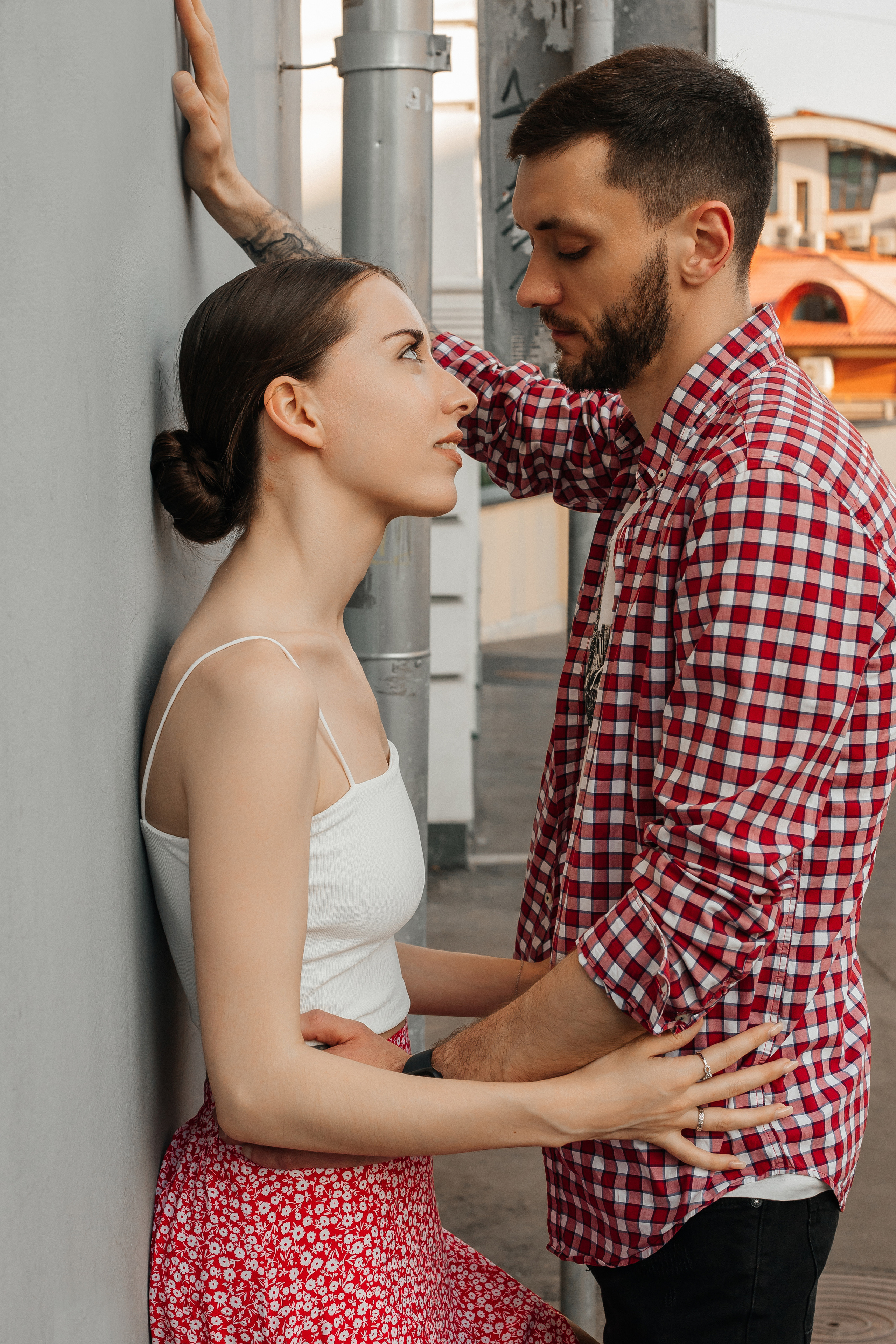 Lovestory фотосессия на улице. Свадебный фотограф в Москве Элина Ларченкова. Фото, которые цепляют