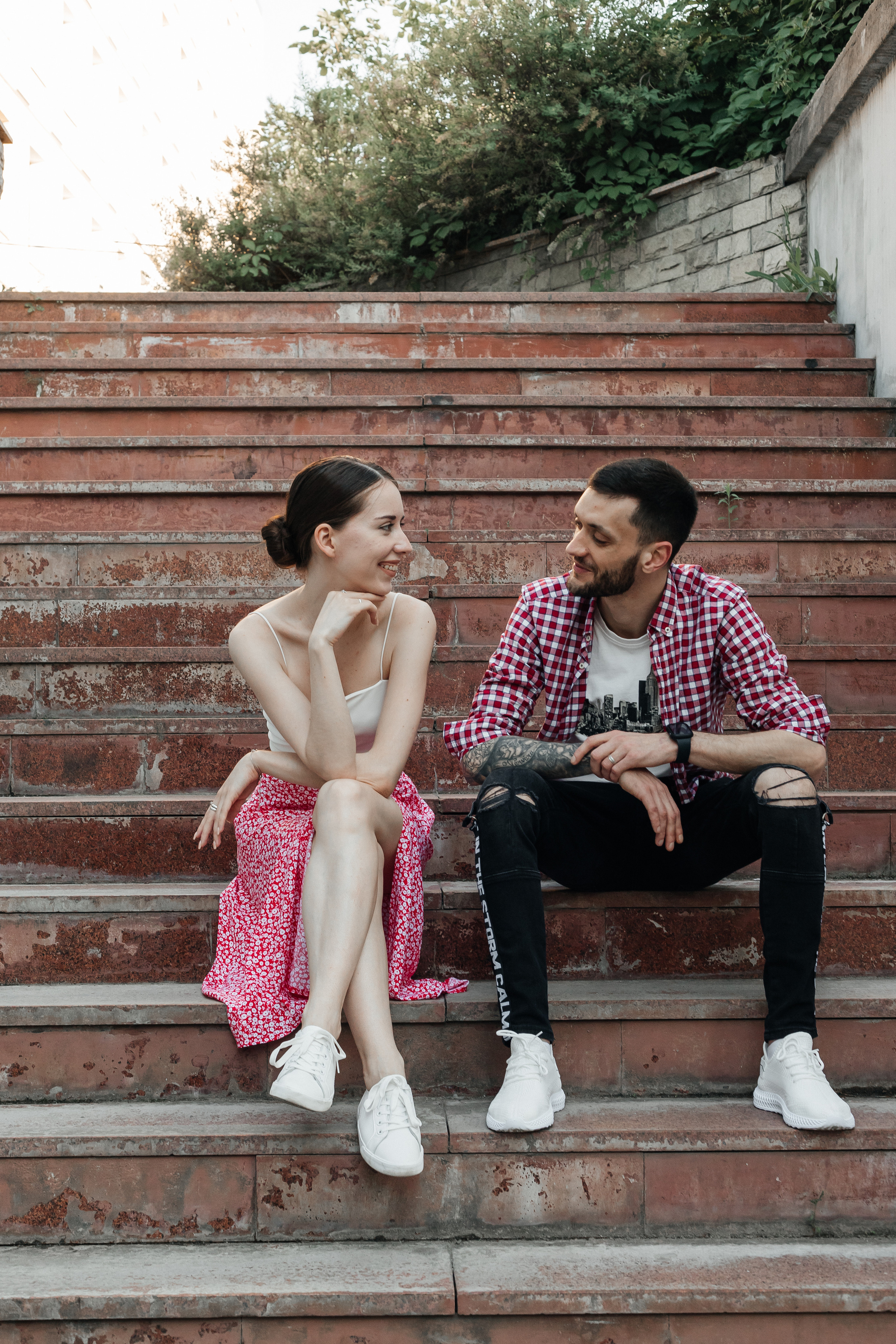 Lovestory фотосессия на улице. Свадебный фотограф в Москве Элина Ларченкова. Фото, которые цепляют