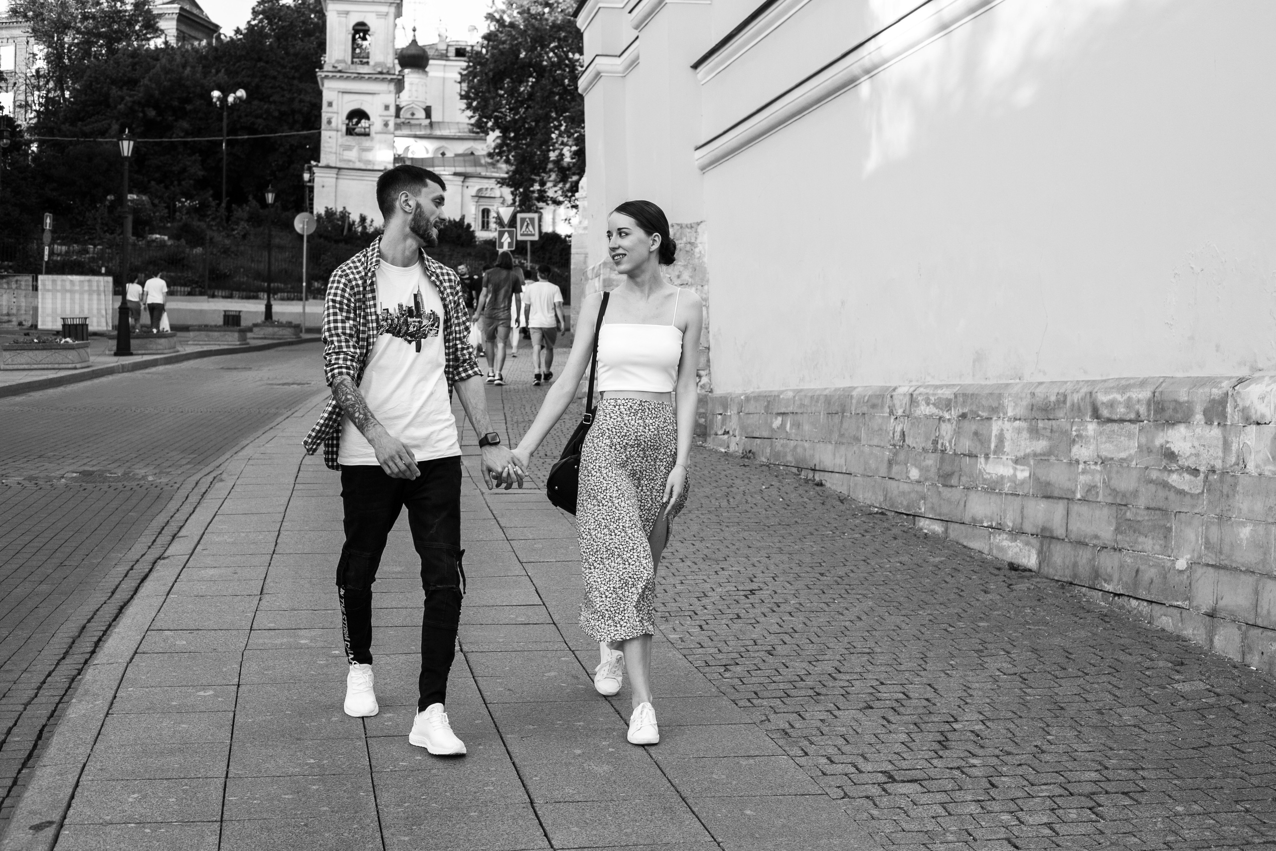 Lovestory фотосессия на улице. Свадебный фотограф в Москве Элина Ларченкова. Фото, которые цепляют