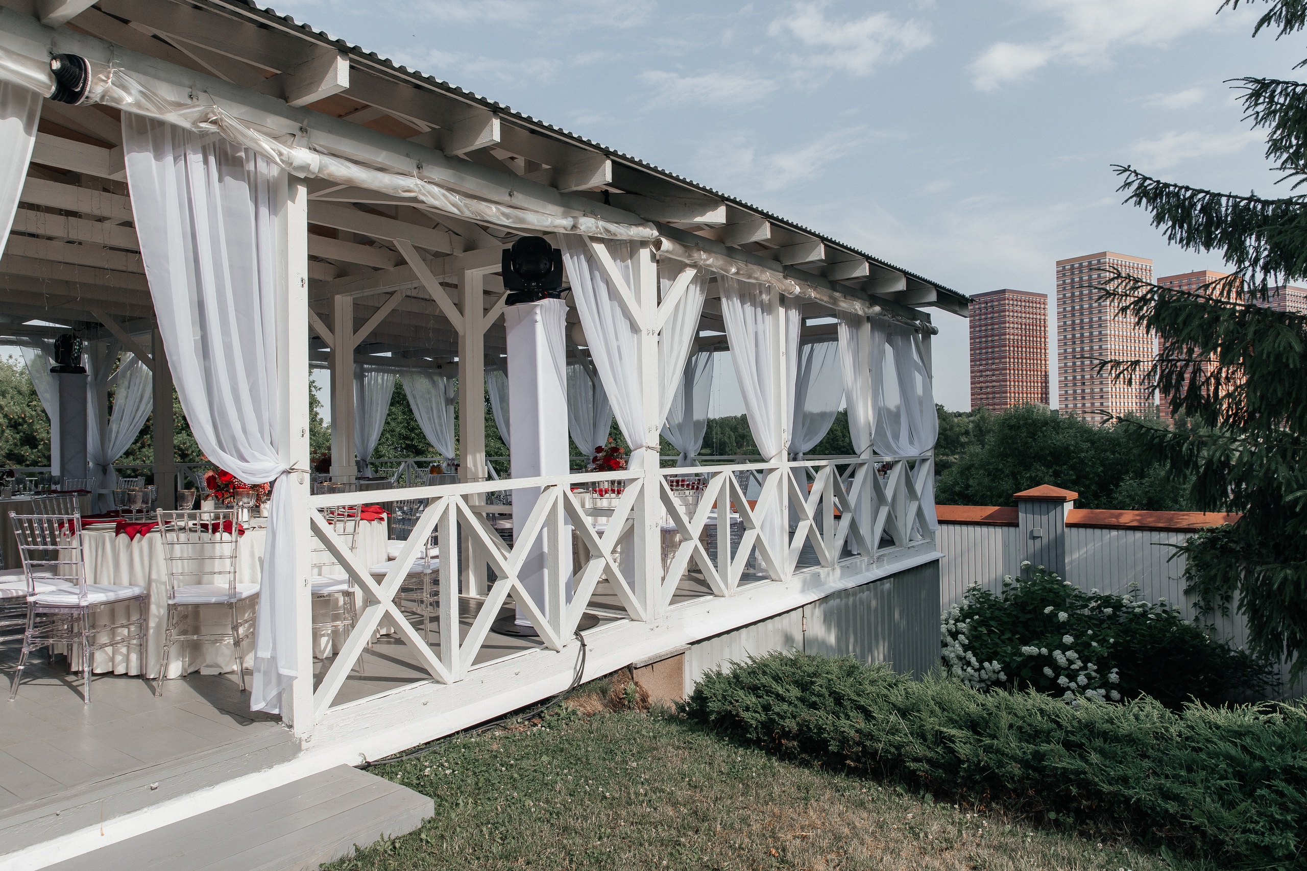 Backstage со свадьбы в загородном ресторане Chez Vero le Club. Свадебный фотограф в Москве Элина Ларченкова. Фото, которые цепляют