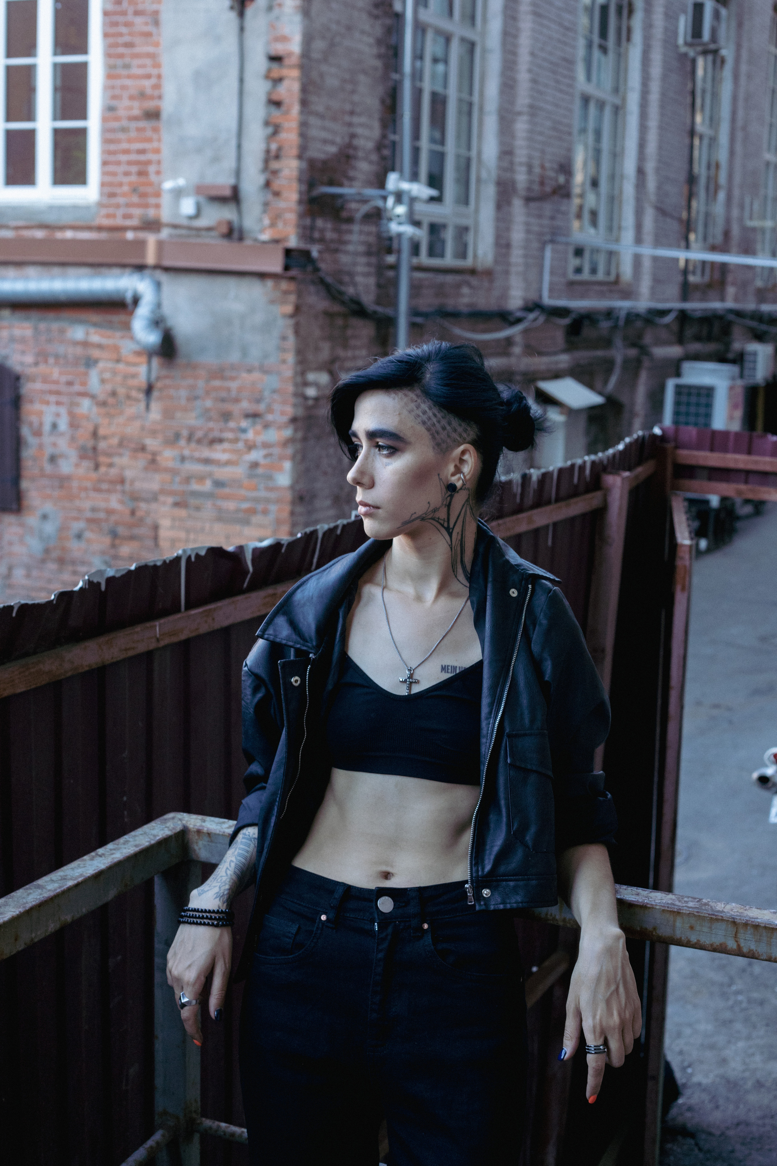 Женский портрет, уличная фотосессия на трехгорной мануфактуре. Свадебный фотограф в Москве Элина Ларченкова. Фото, которые цепляют