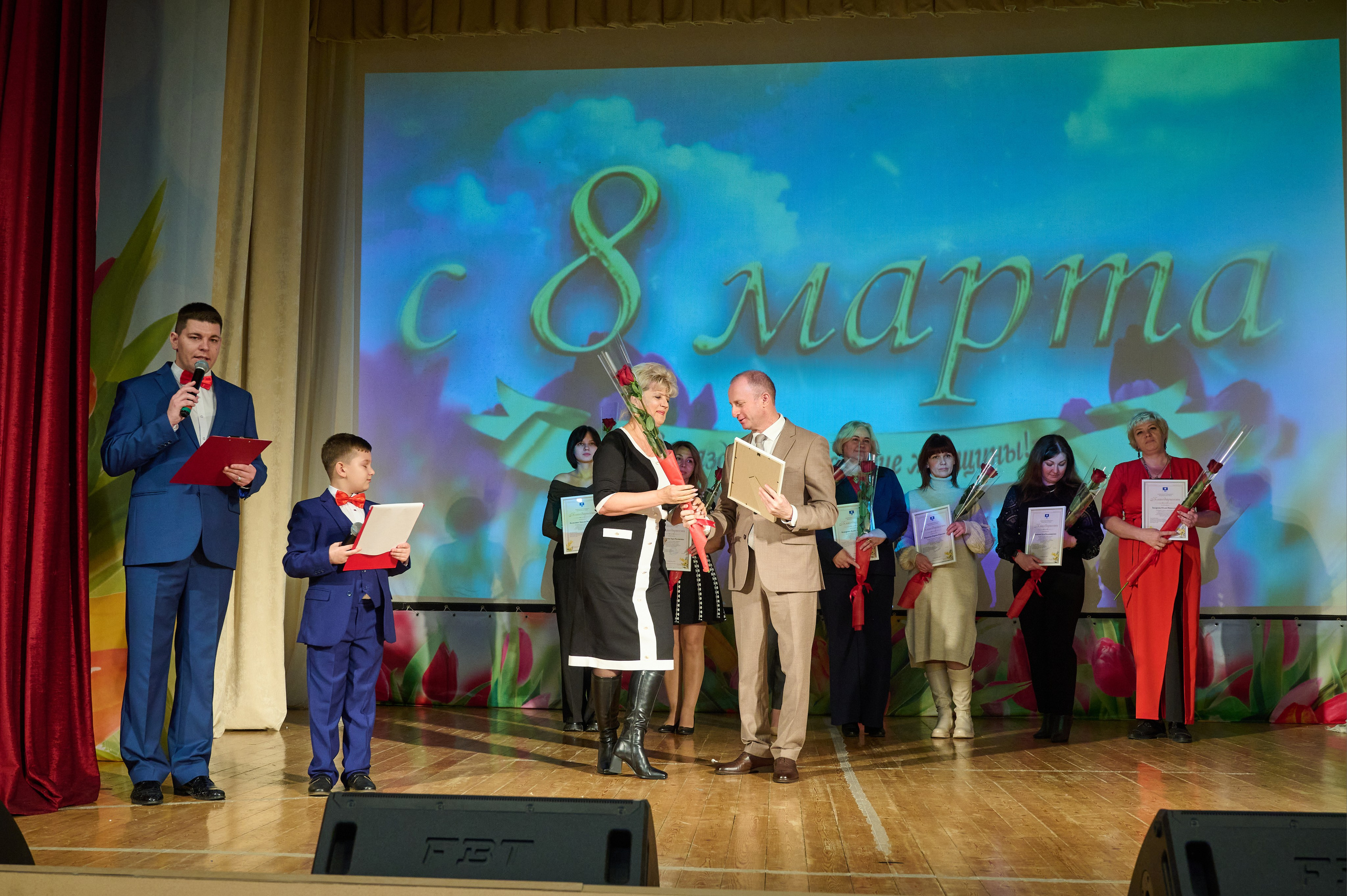 8 марта ДК Кабардинка. Жизнь курорта Кабардинка в фотографиях