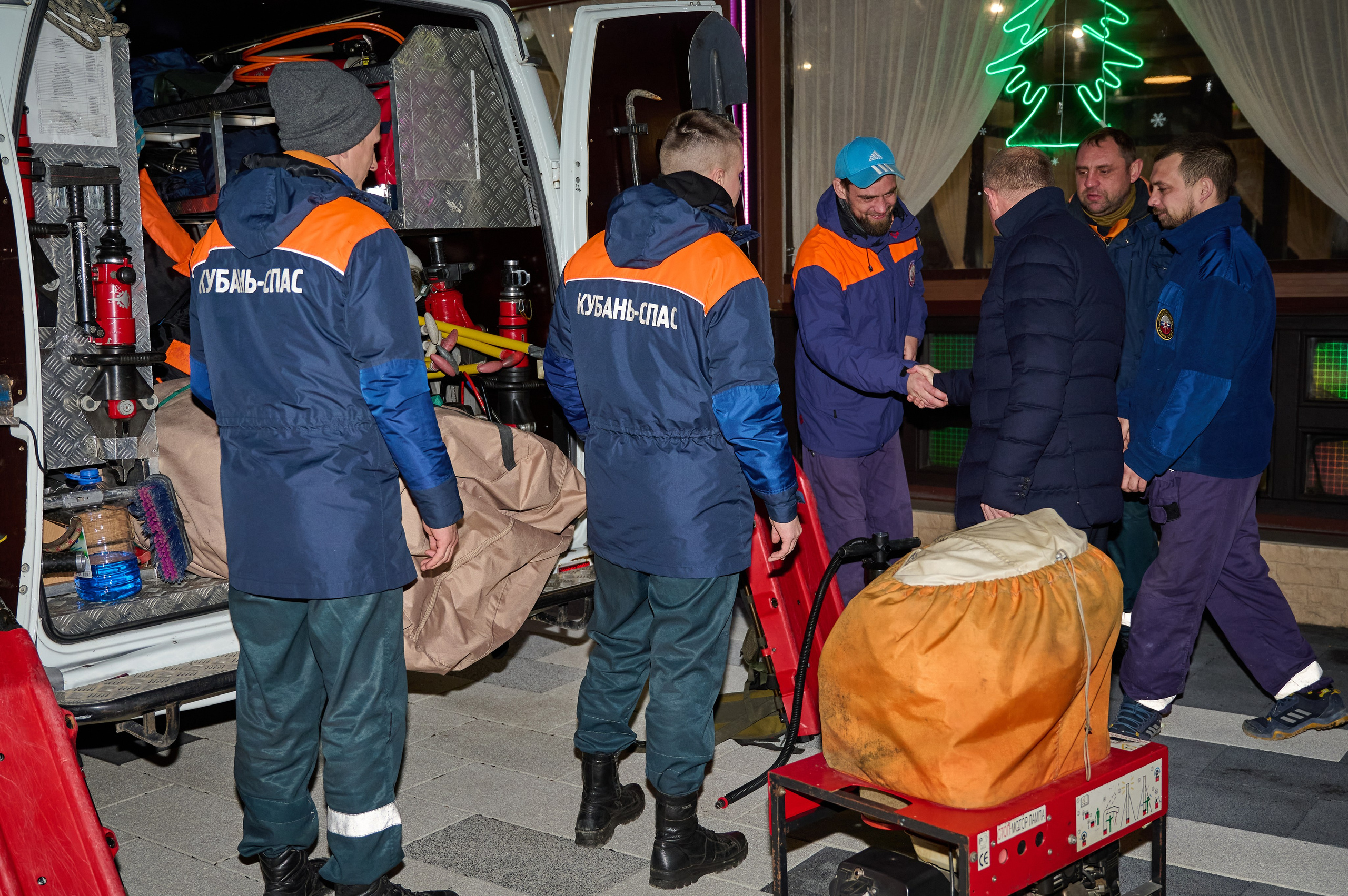 Крещенские купания. Жизнь курорта Кабардинка в фотографиях