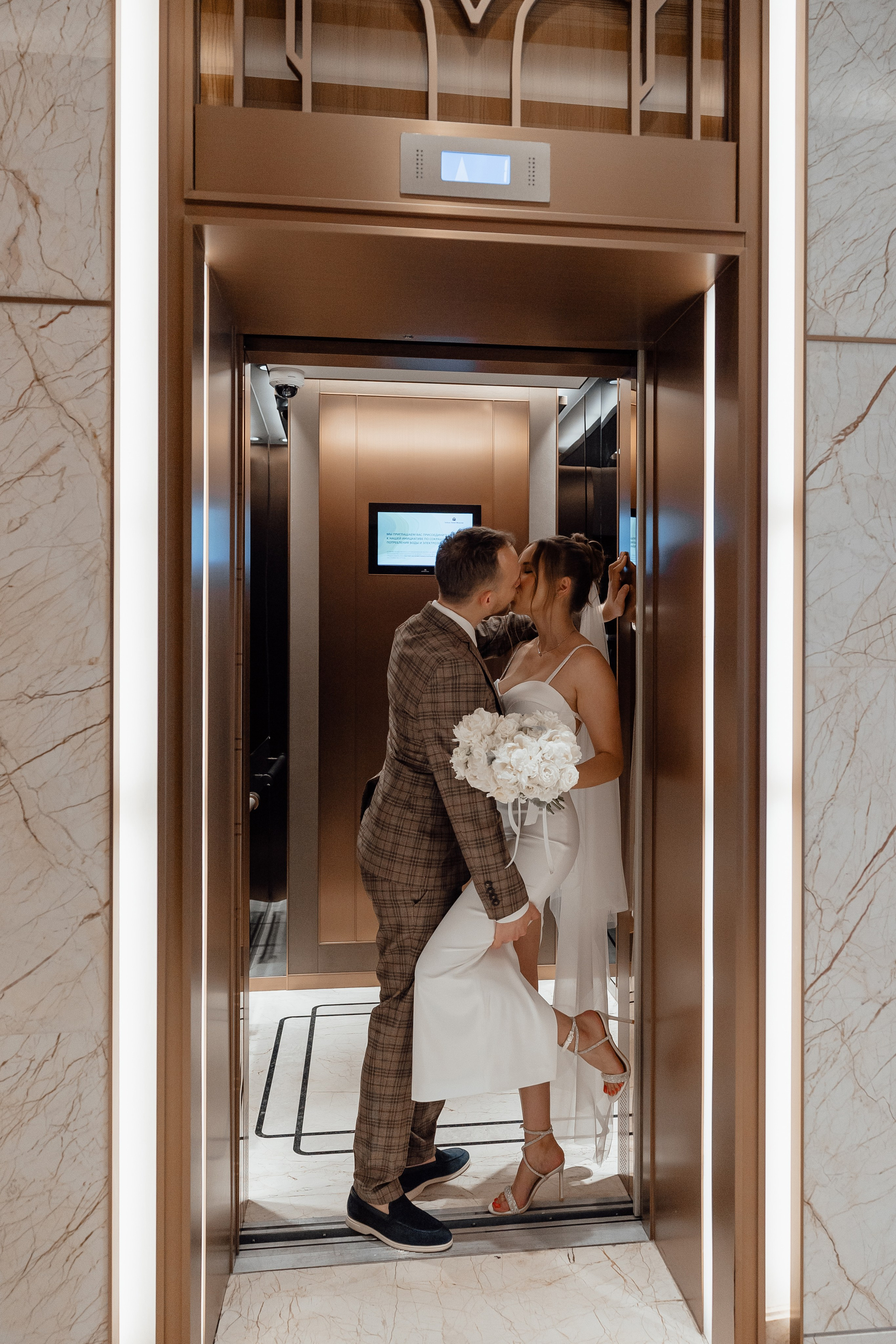 свадебная фотосессия в отеле soluxe hotel moscow