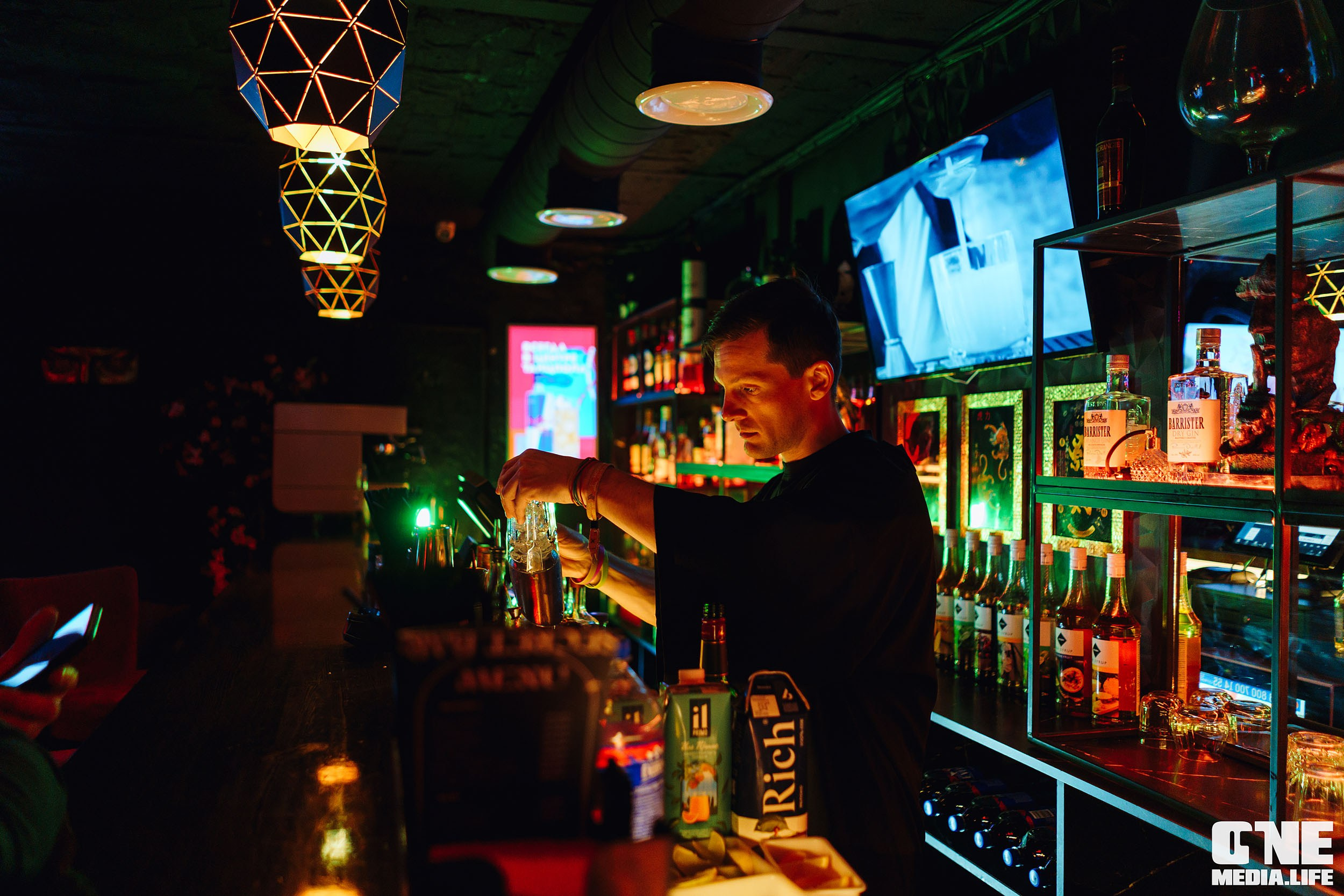 Фоторепортаж из бара Secret. One Media Life: фоторепортажи, фотоотчеты с мероприятий и заведений