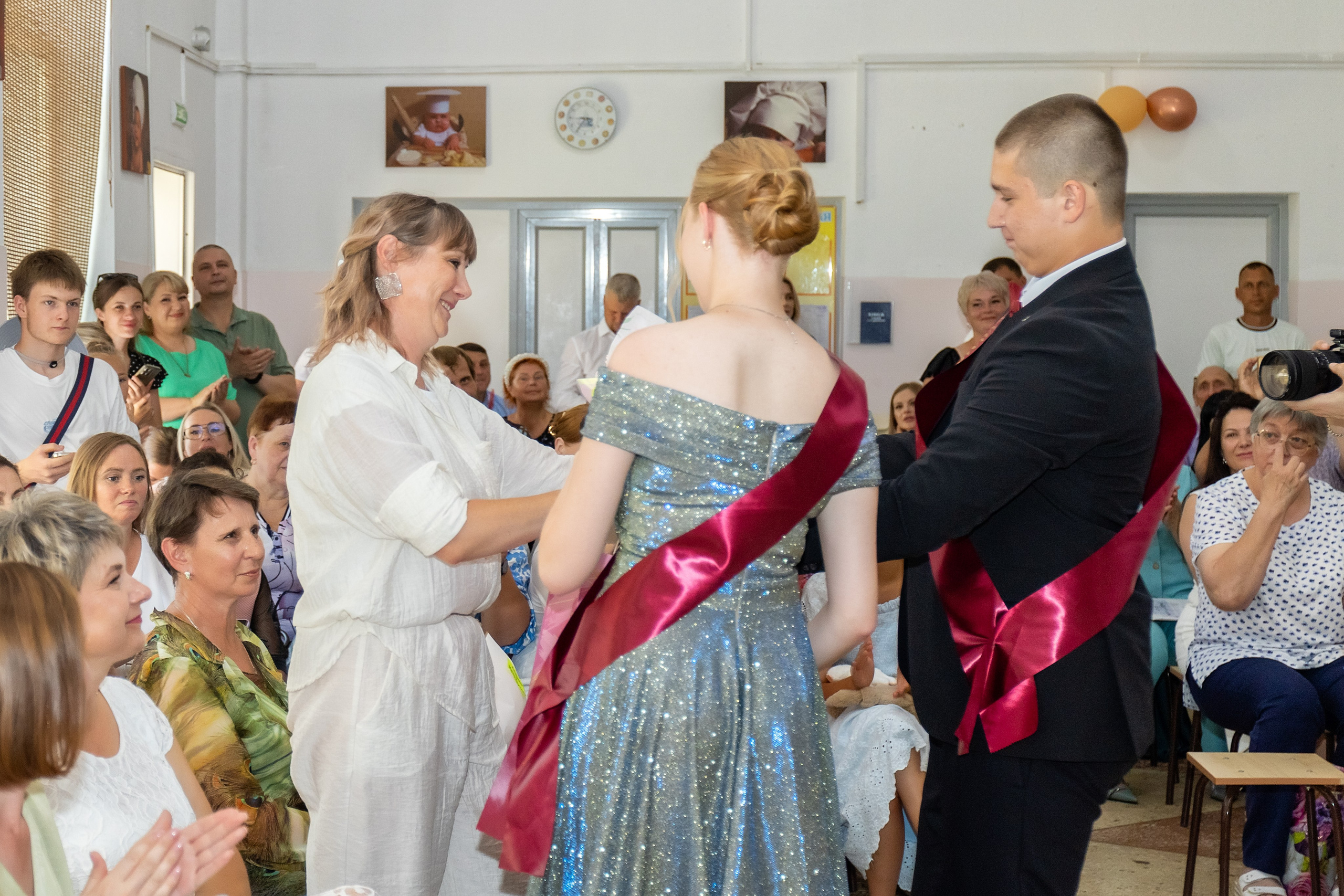 Выпускной. Школа 22, 11 класс. Стильный выпускной альбом Владивосток фотограф Вероника Мигачева