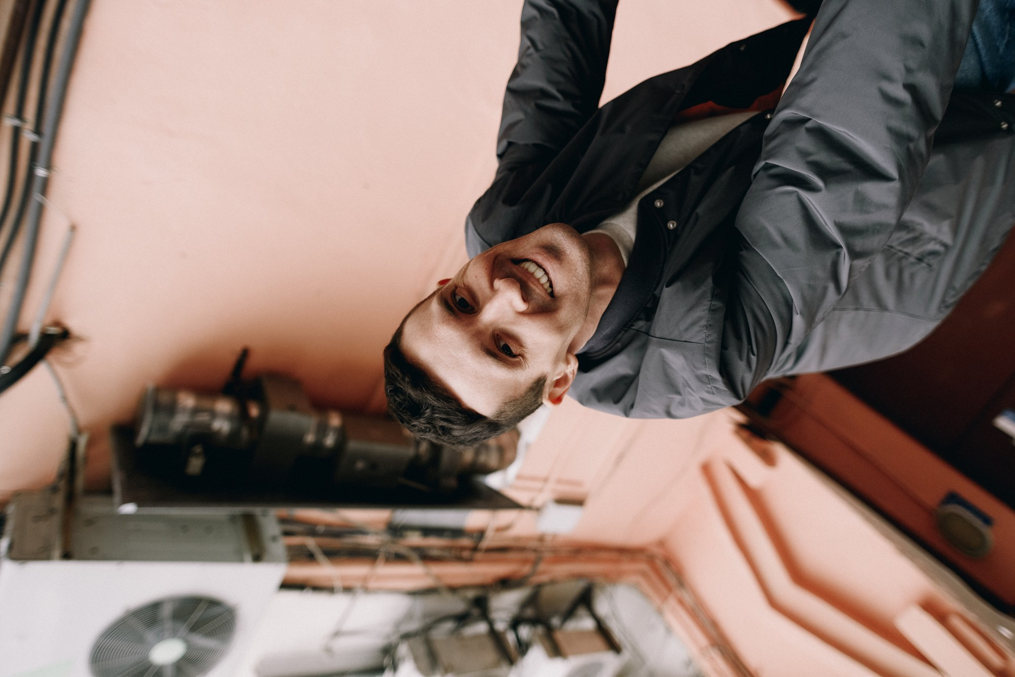 Мужская стрит-фотосессия в Тюмени | Уличный фотограф Дарья Мустафина. Портретный фотограф Тюмень Дарья Мустафина